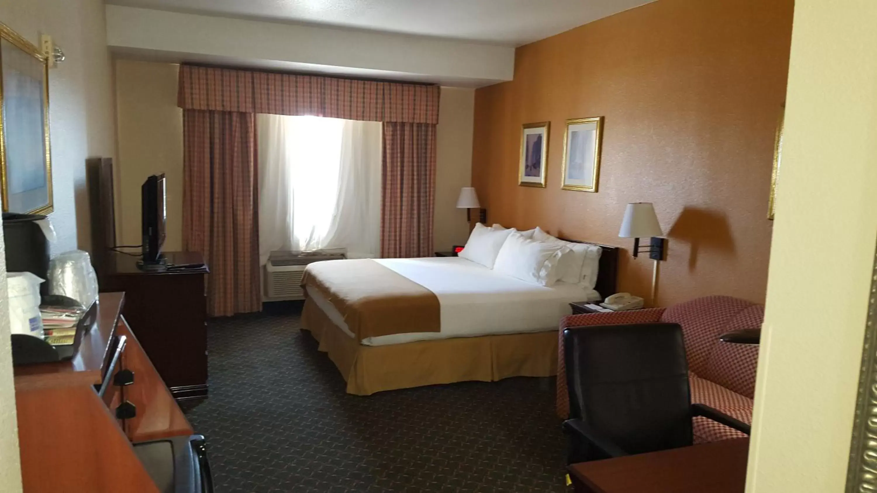 Photo of the whole room in Country Inn & Suites by Radisson, Fort Worth West l-30 NAS JRB