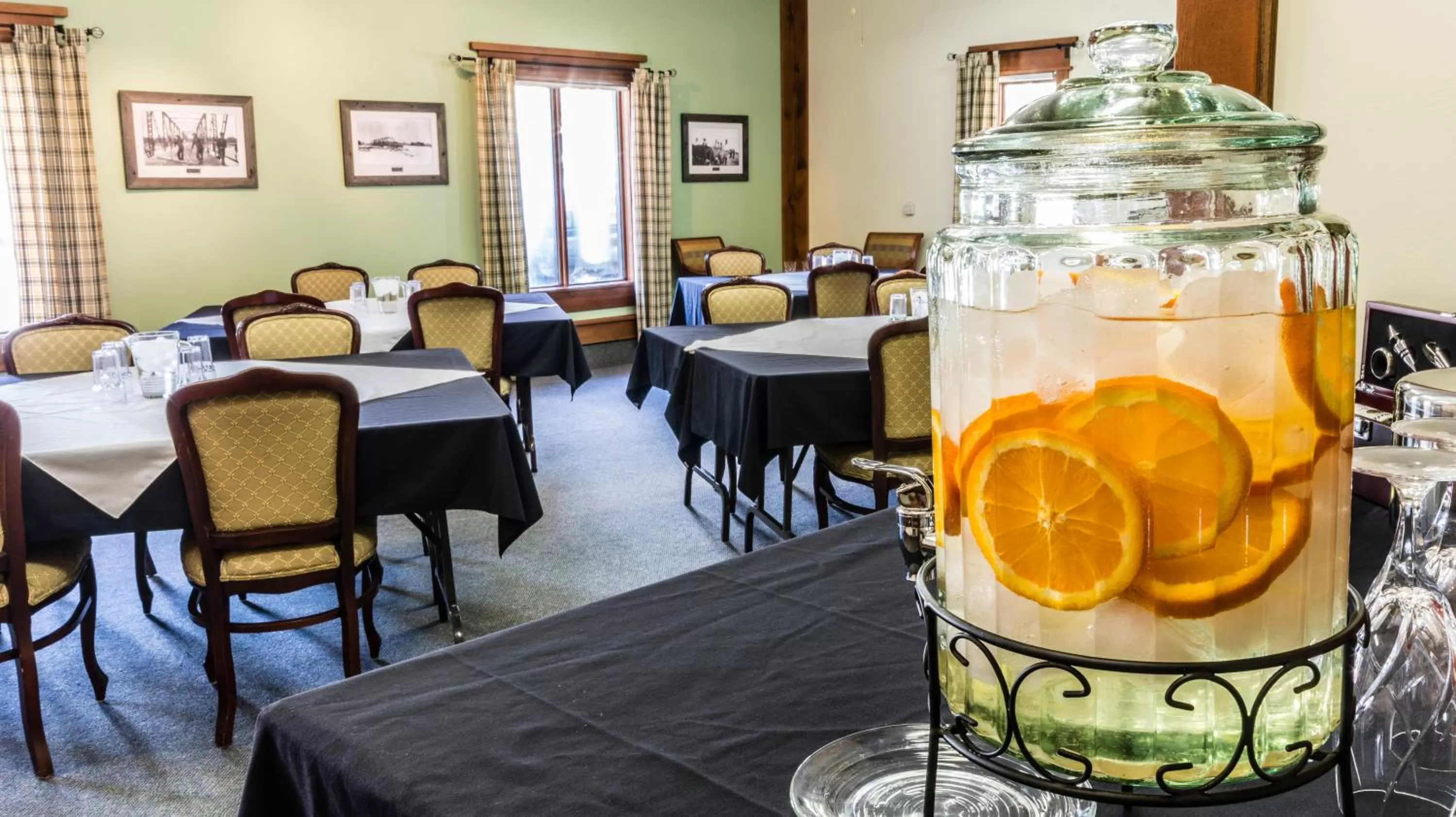 Meeting/conference room, Restaurant/Places to Eat in Rustlers Lodge