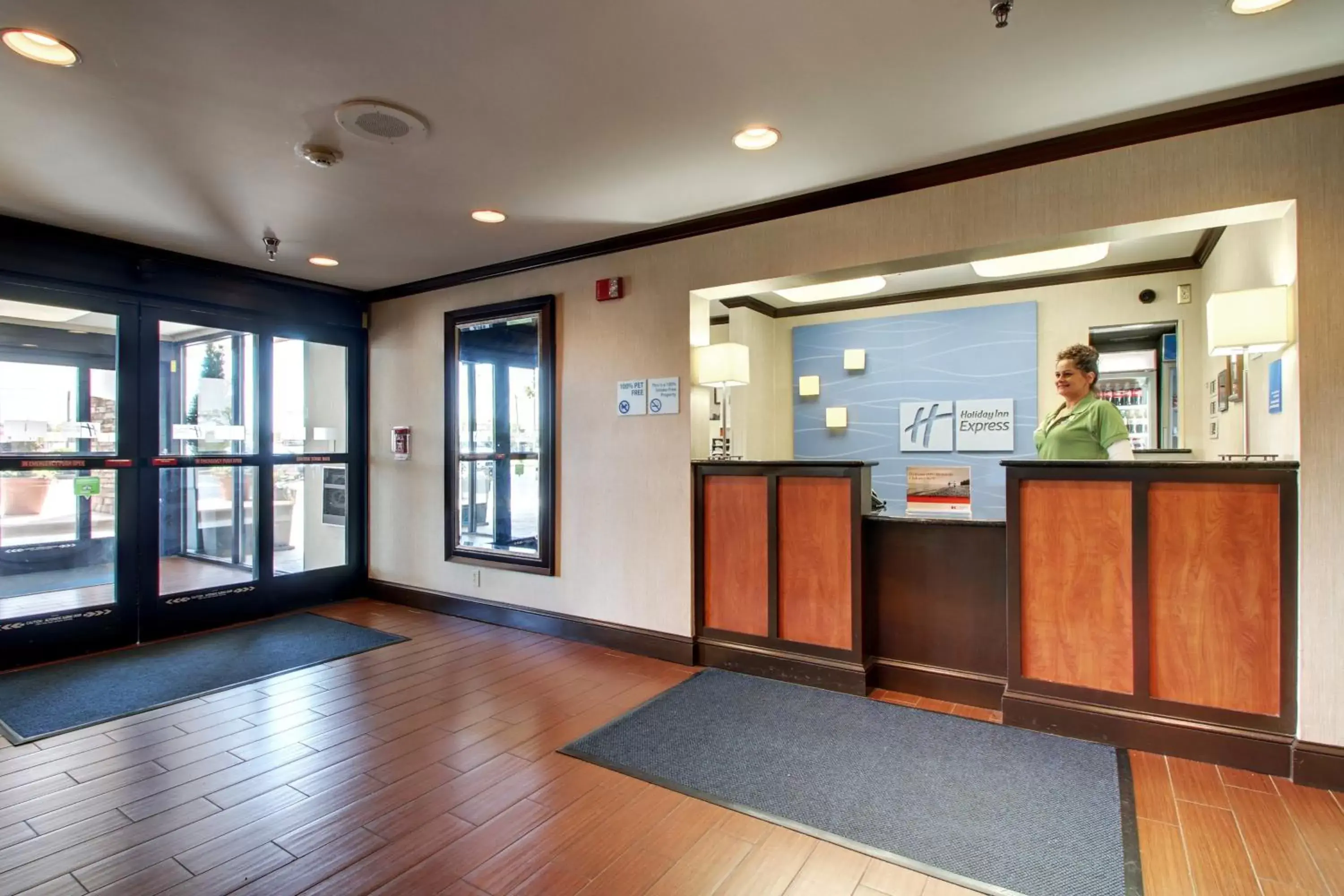 Property building, Lobby/Reception in Holiday Inn Express Hotel Fort Campbell-Oak Grove, an IHG Hotel