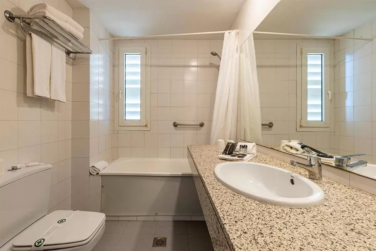 Bathroom in Hotel Air Penedès