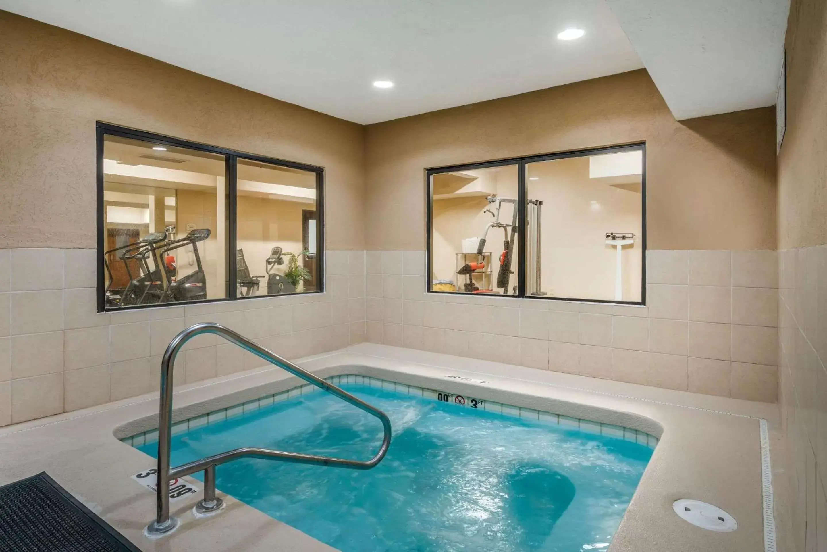 On site, Swimming Pool in Quality Inn & Suites - Jefferson City