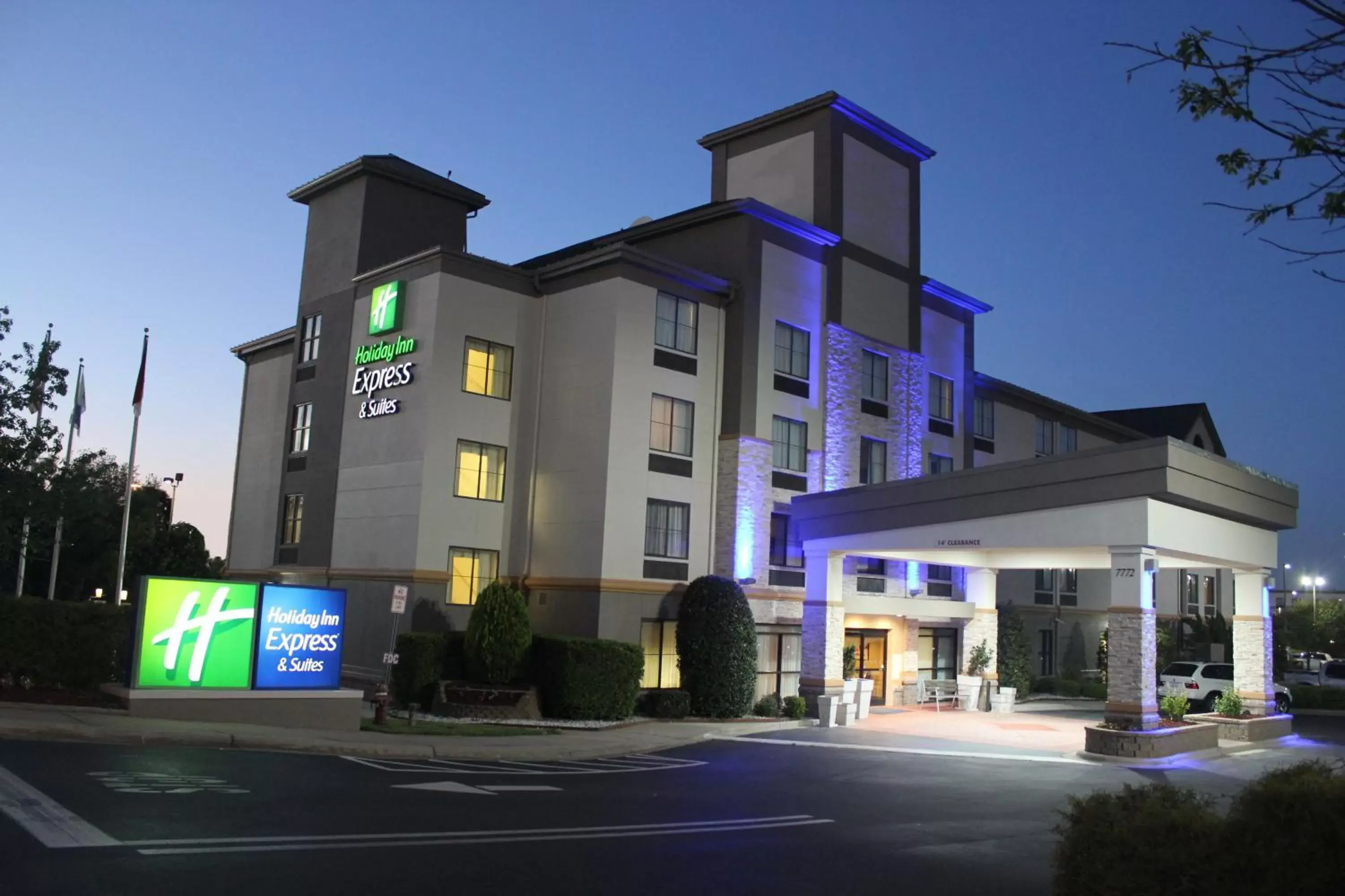 Property Building in Holiday Inn Express & Suites Charlotte-Concord-I-85, an IHG Hotel