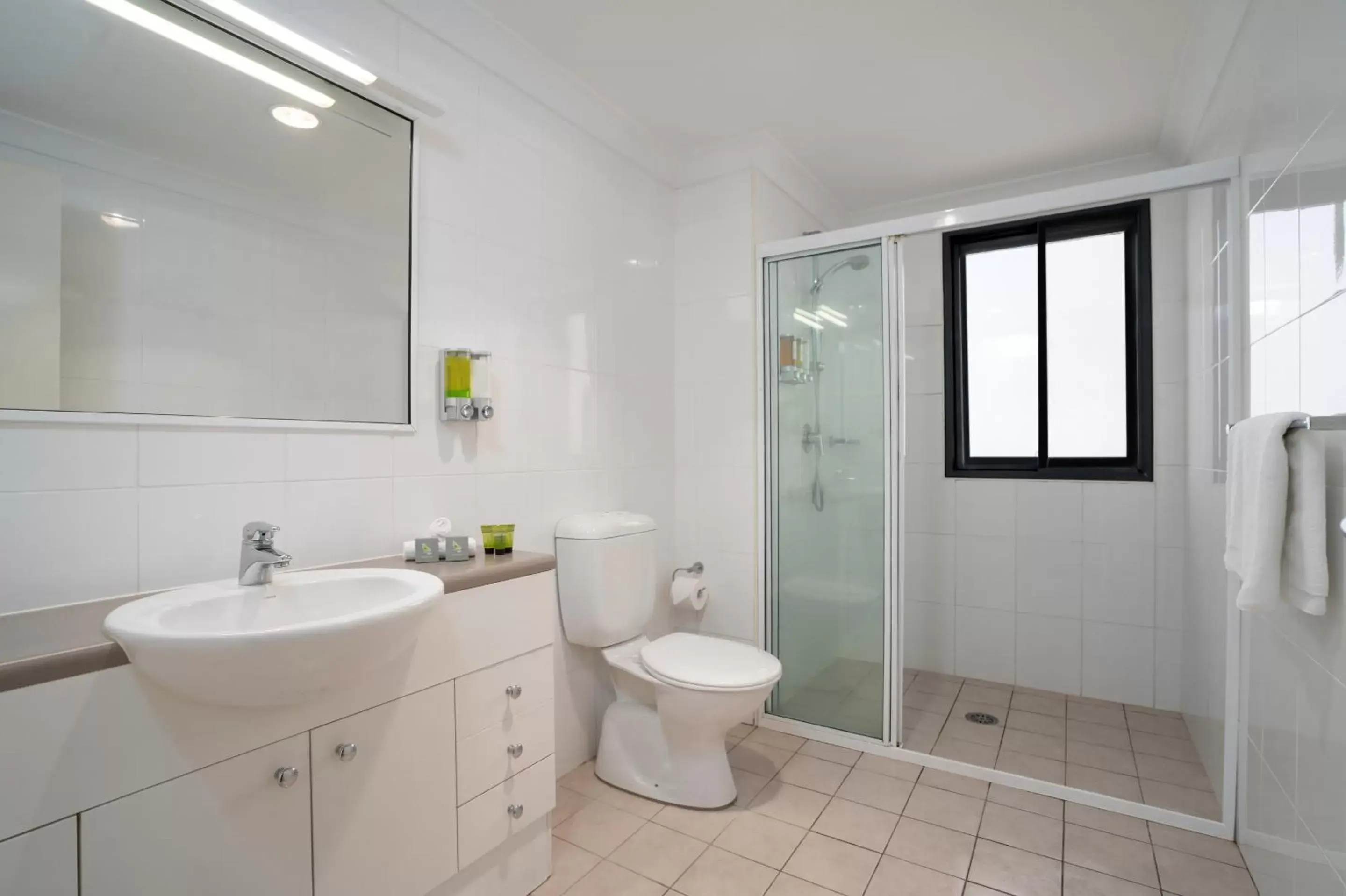 Shower, Bathroom in Leisure Inn Spires