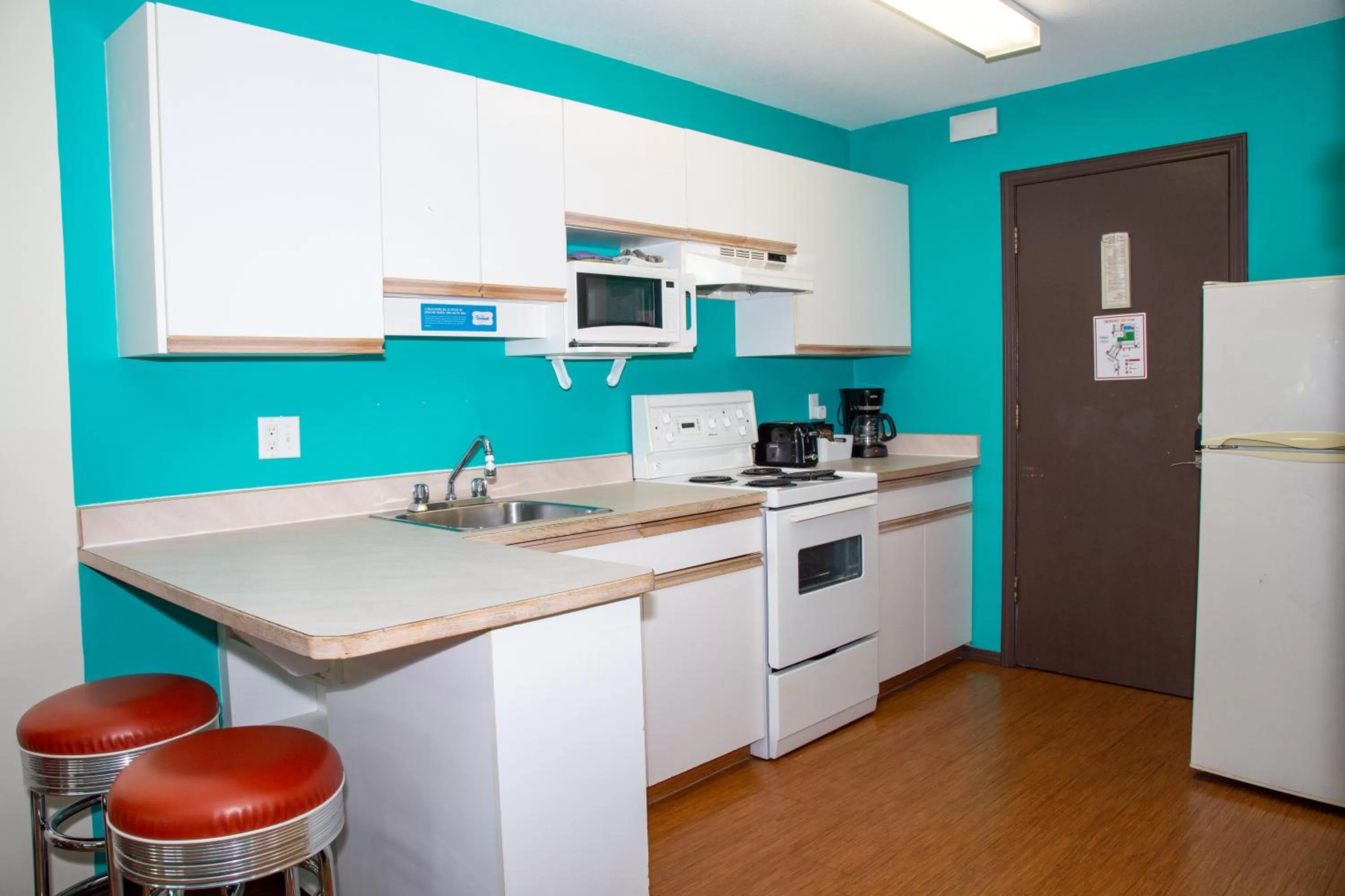 kitchen in Bowmont Motel