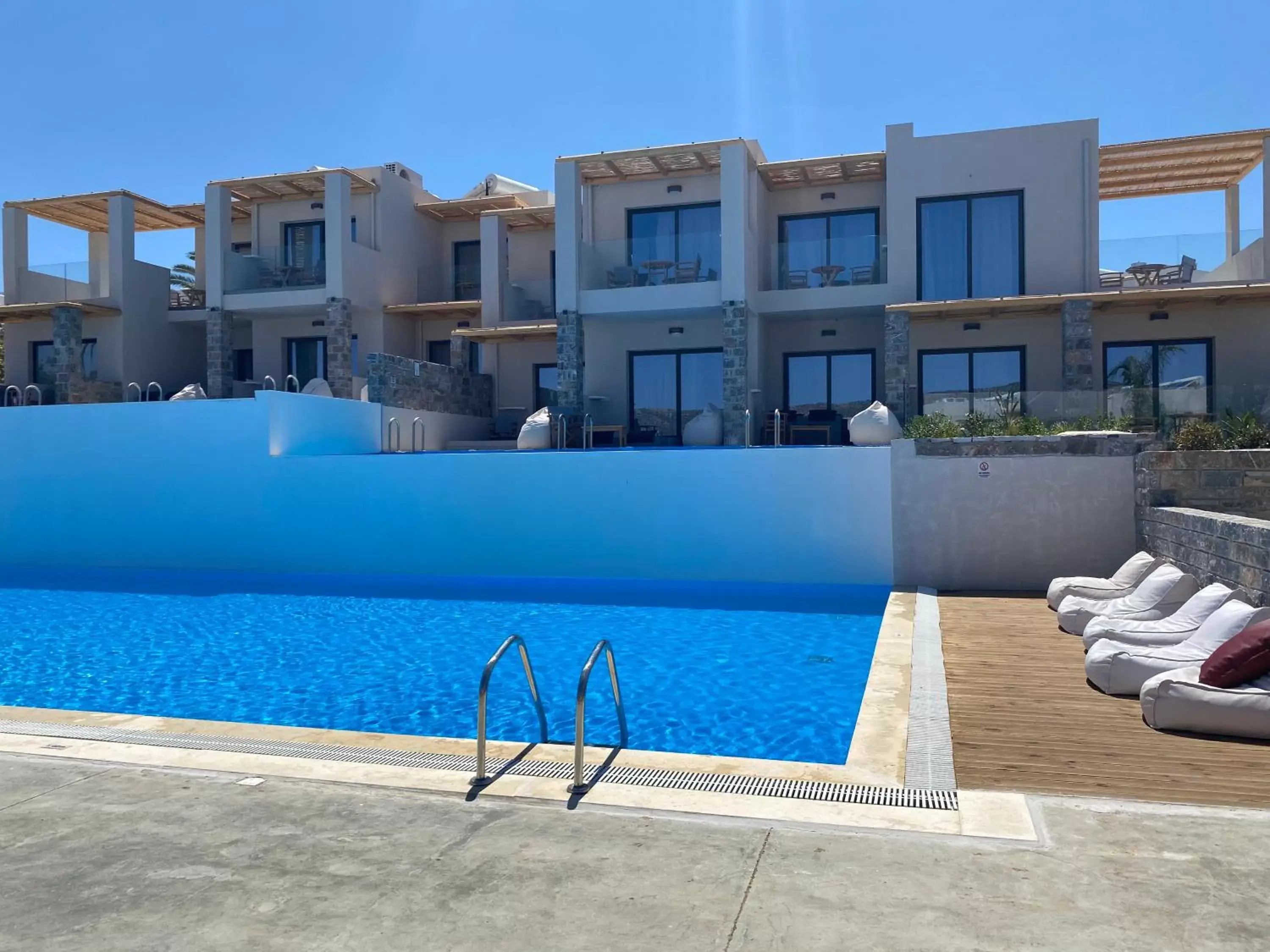 Swimming pool in Helios Beach Hotel & Bungalows Swimming pool in Helios Beach Hotel & Bungalows