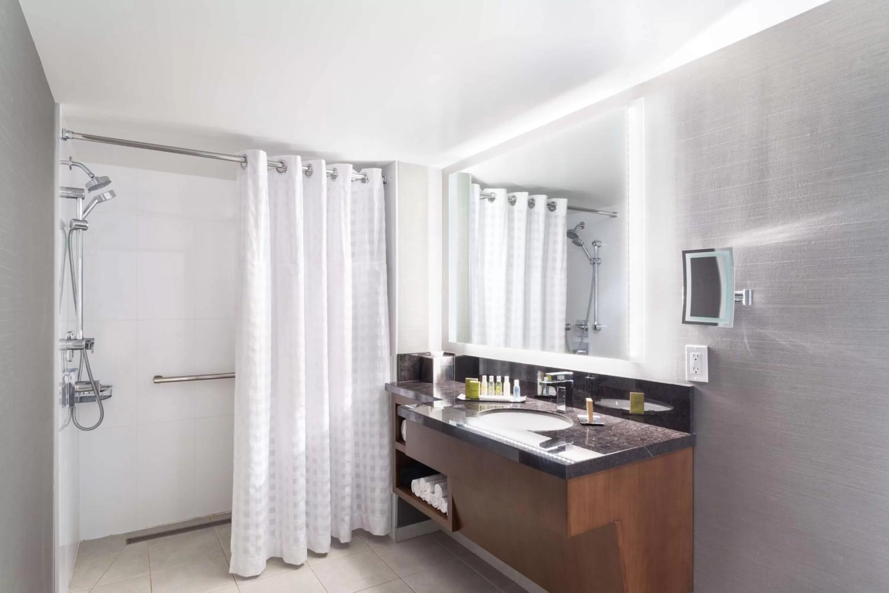 Bathroom in DoubleTree by Hilton Hotel & Suites Victoria