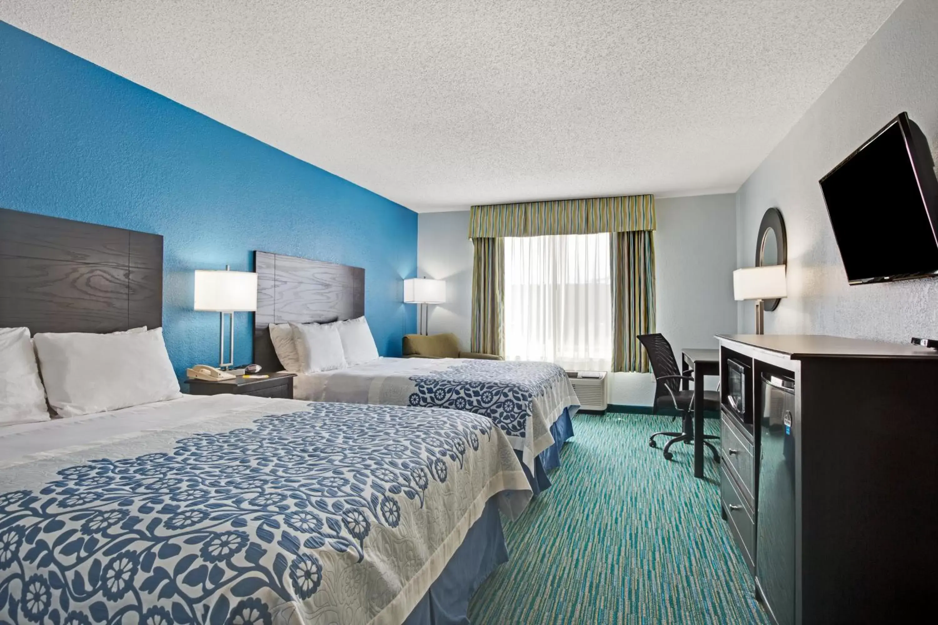 Queen Room with Two Queen Beds - Non-Smoking in Days Inn by Wyndham Dallas Garland West