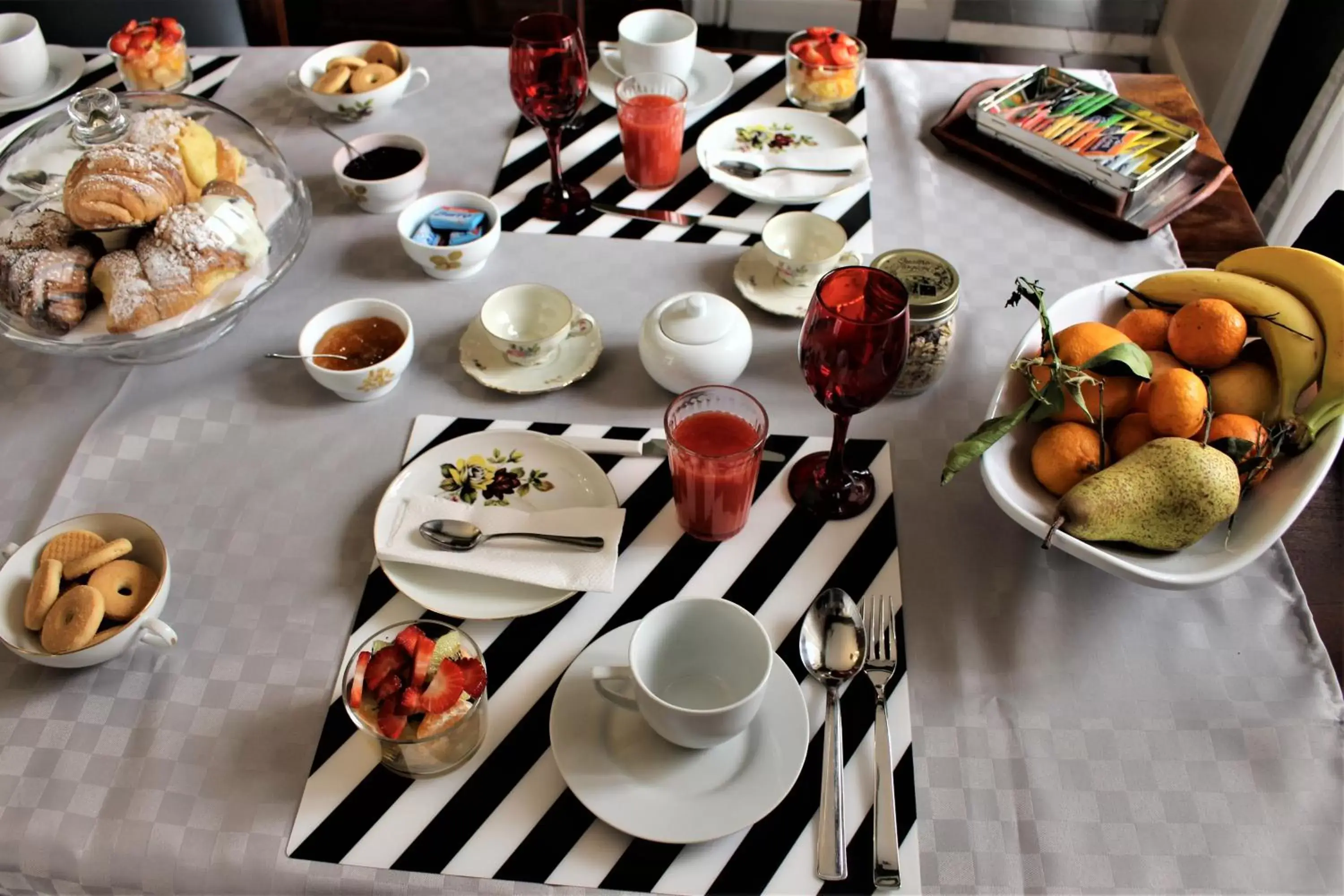 Communal kitchen, Breakfast in La Via delle Biciclette