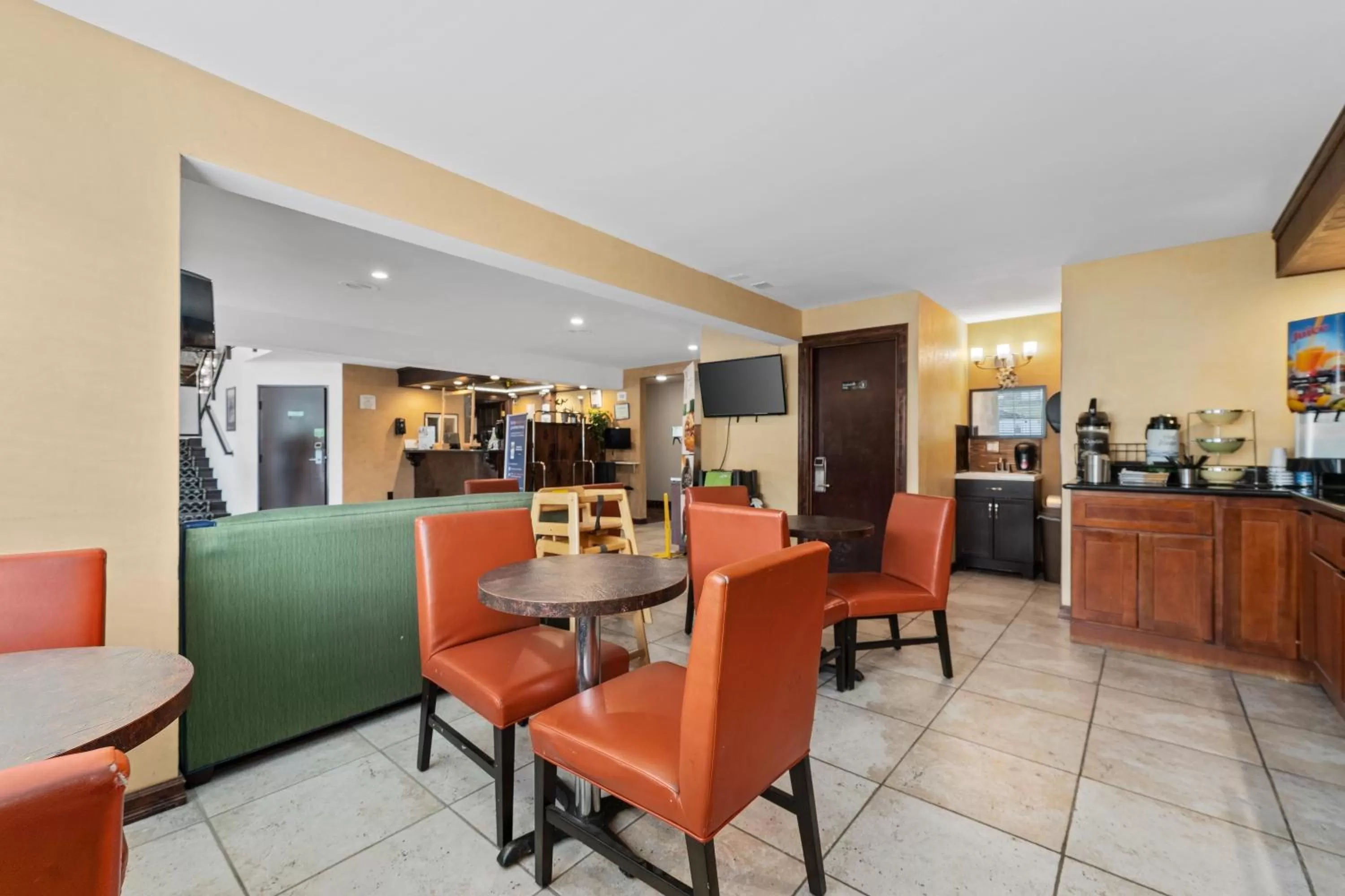 Dining area in Quality Inn & Suites Okanogan - Omak