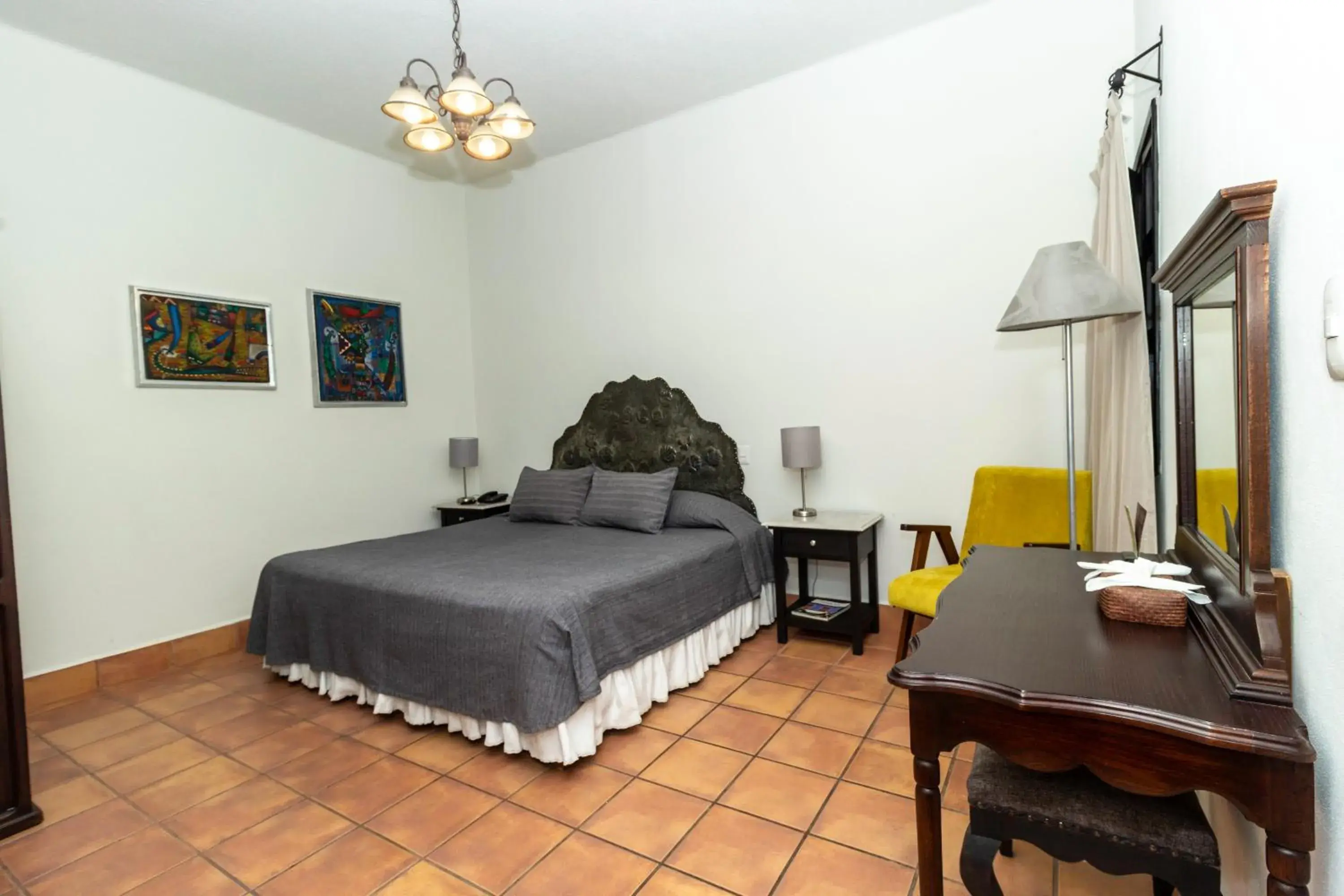 Photo of the whole room, Bed in La Noria Centro Histórico