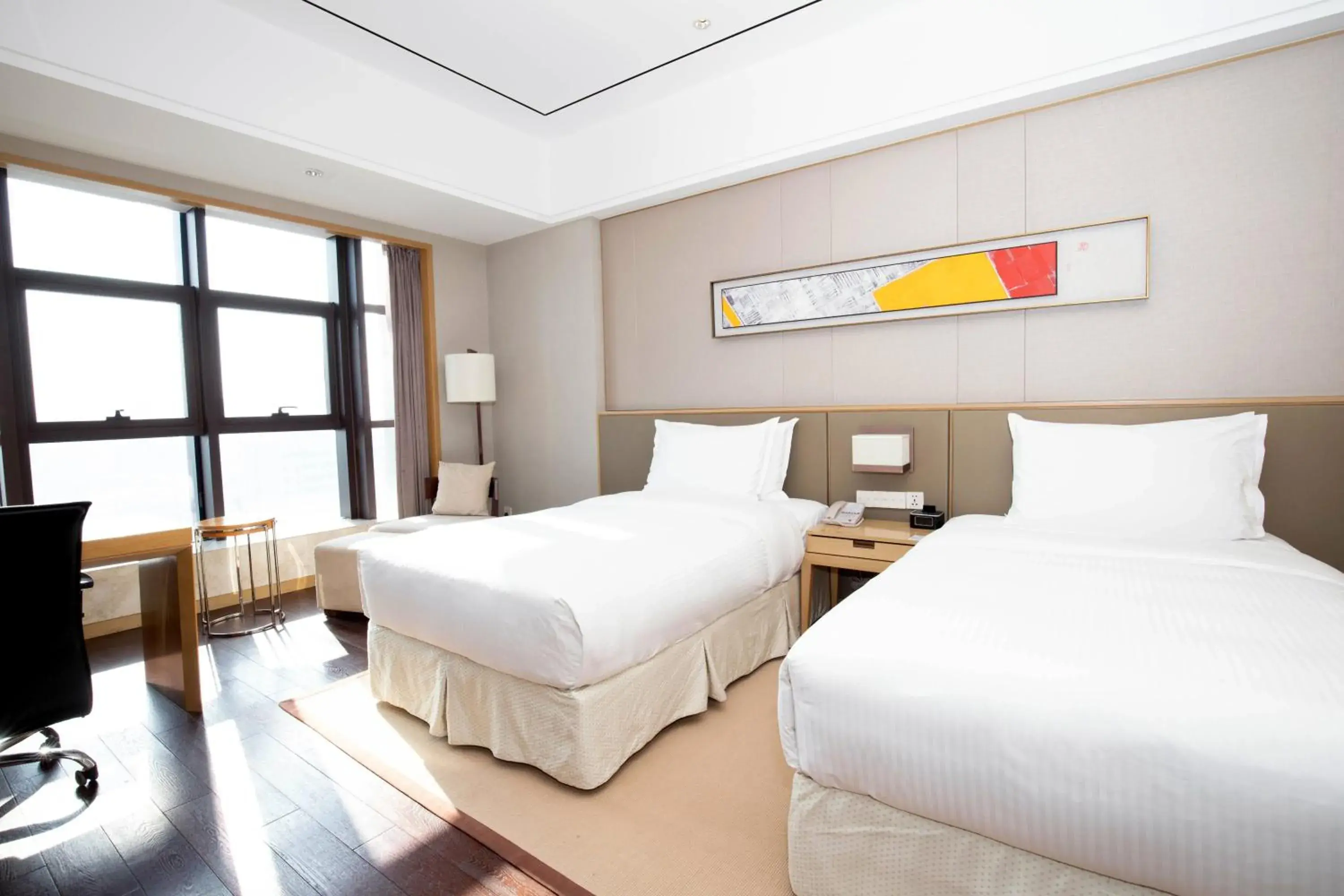 Photo of the whole room, Bed in Crowne Plaza Hefei Rongqiao, an IHG Hotel