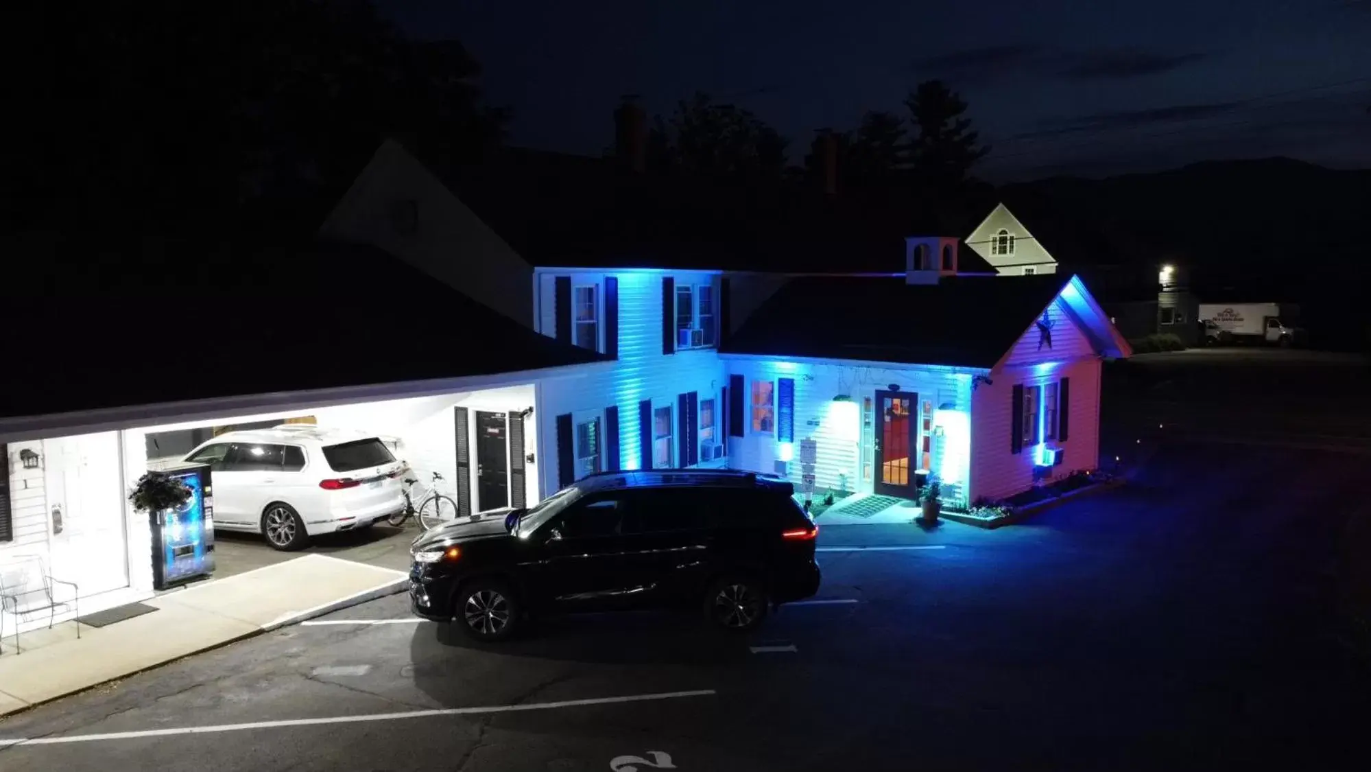 Property building in Colonial Motel Property building in Colonial Motel