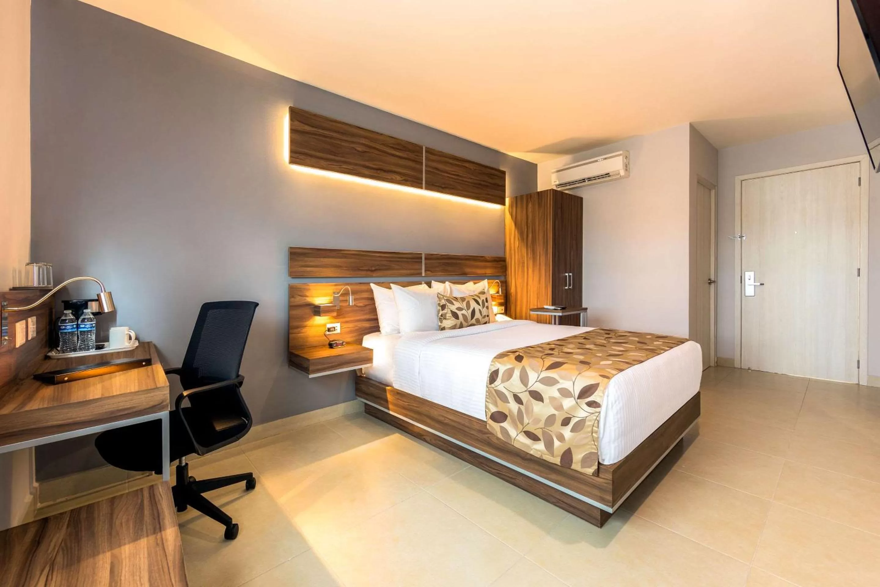 Photo of the whole room, Bed in Sleep Inn Villahermosa