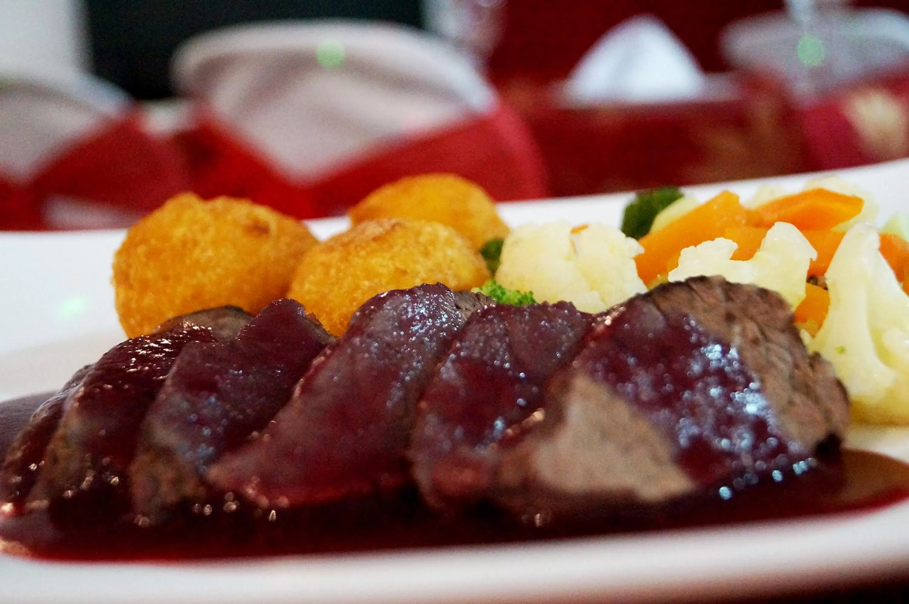 Food and drinks in Hotel Castell - Cerca Del Aeropuerto