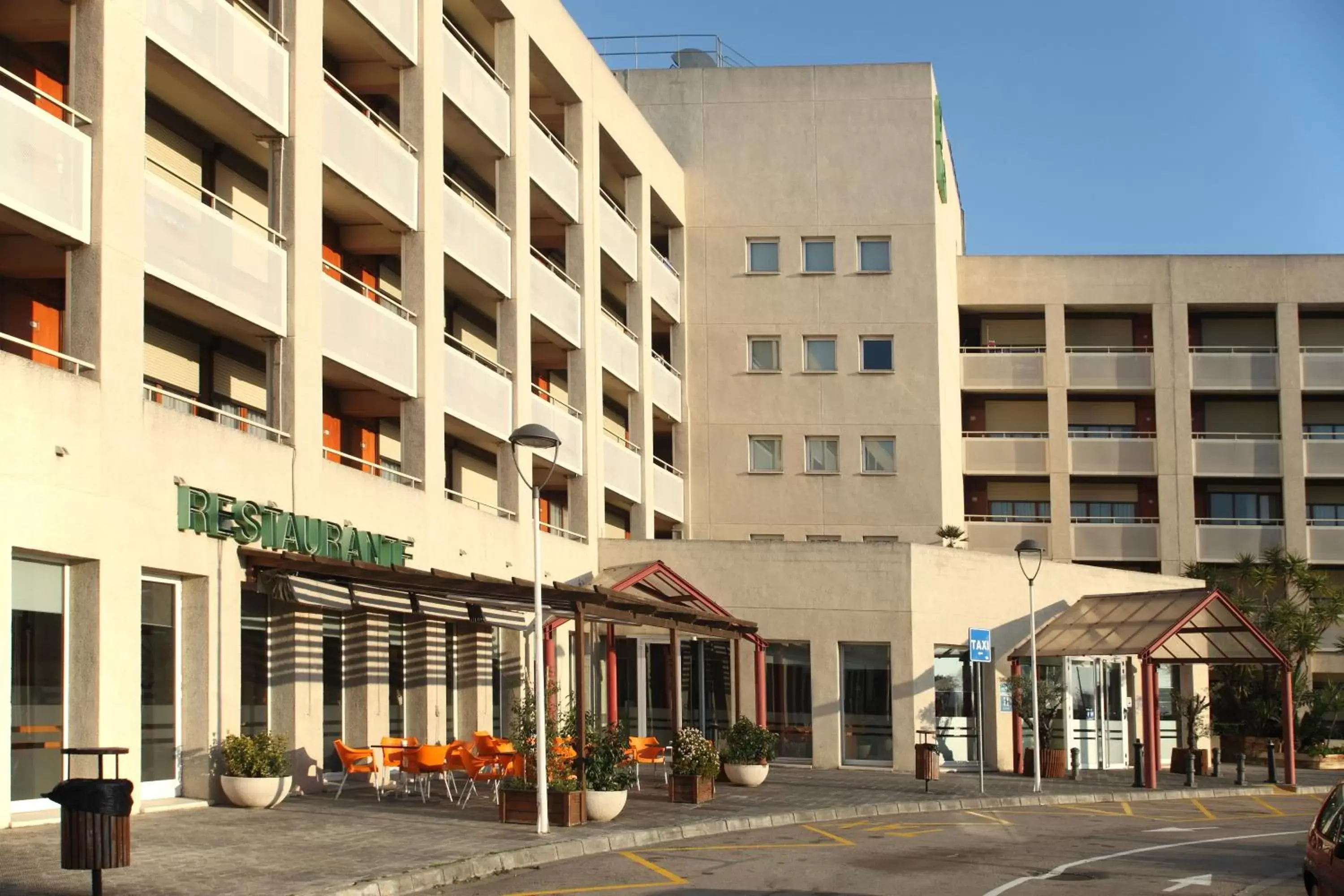 Facade/entrance, Property Building in Campanile Barcelona