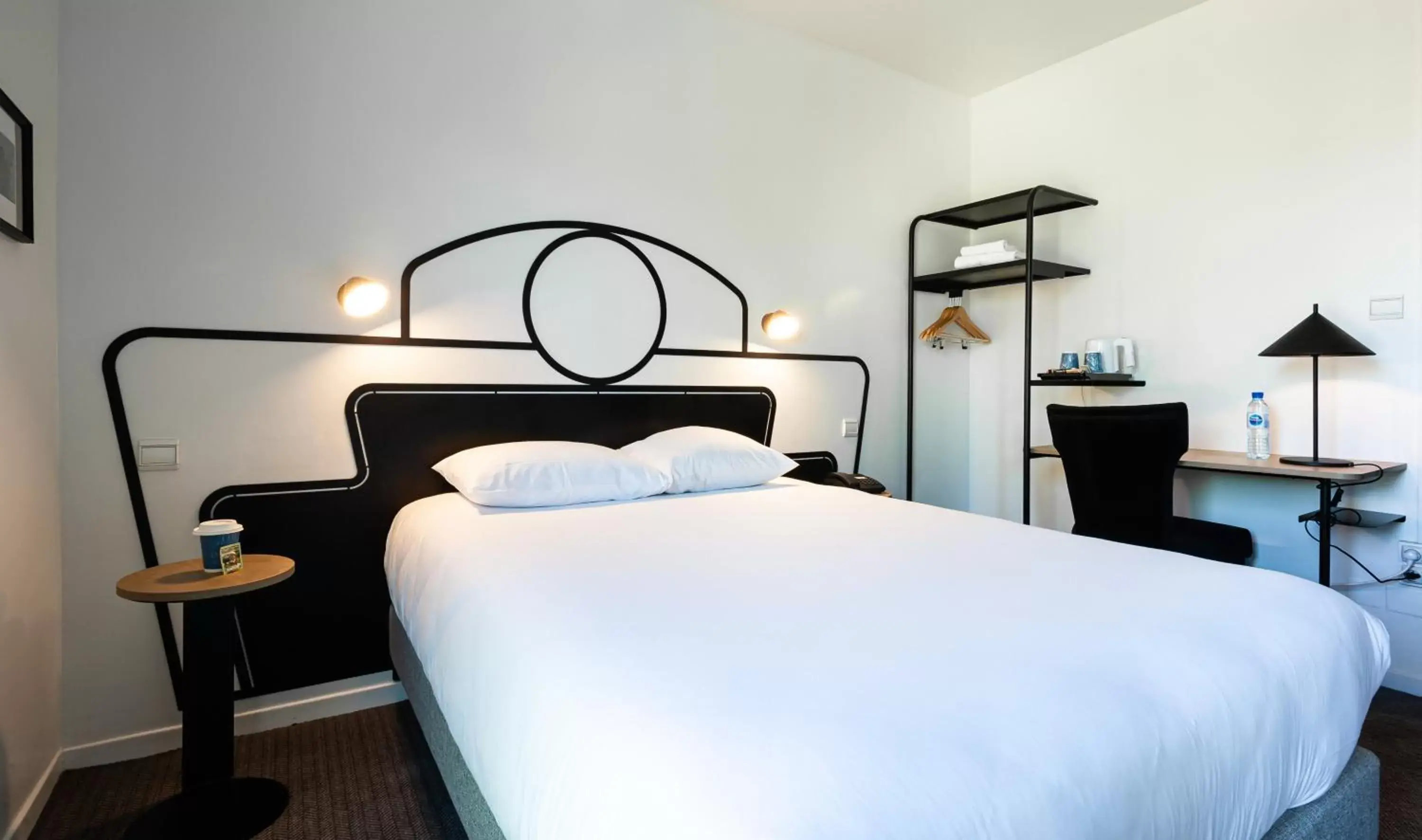 Bedroom, Bed in Kyriad Nuits-Saint-Georges