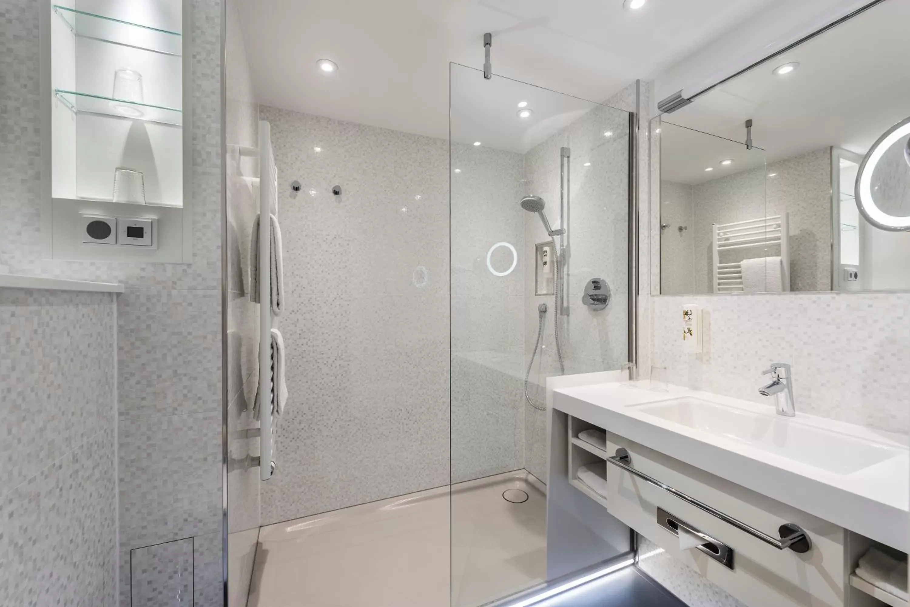 Shower, Bathroom in Estrel Berlin