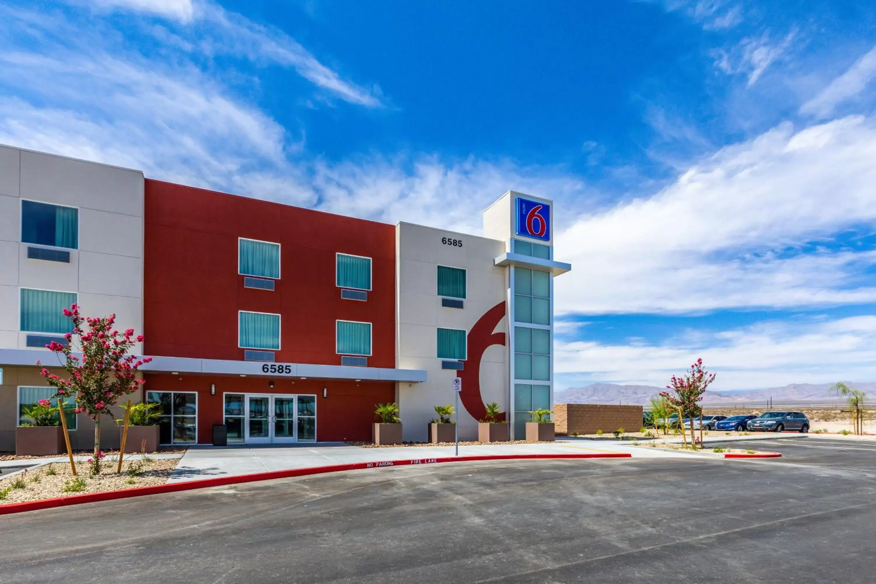 Facade/entrance, Property Building in Motel 6-Las Vegas, NV - Motor Speedway