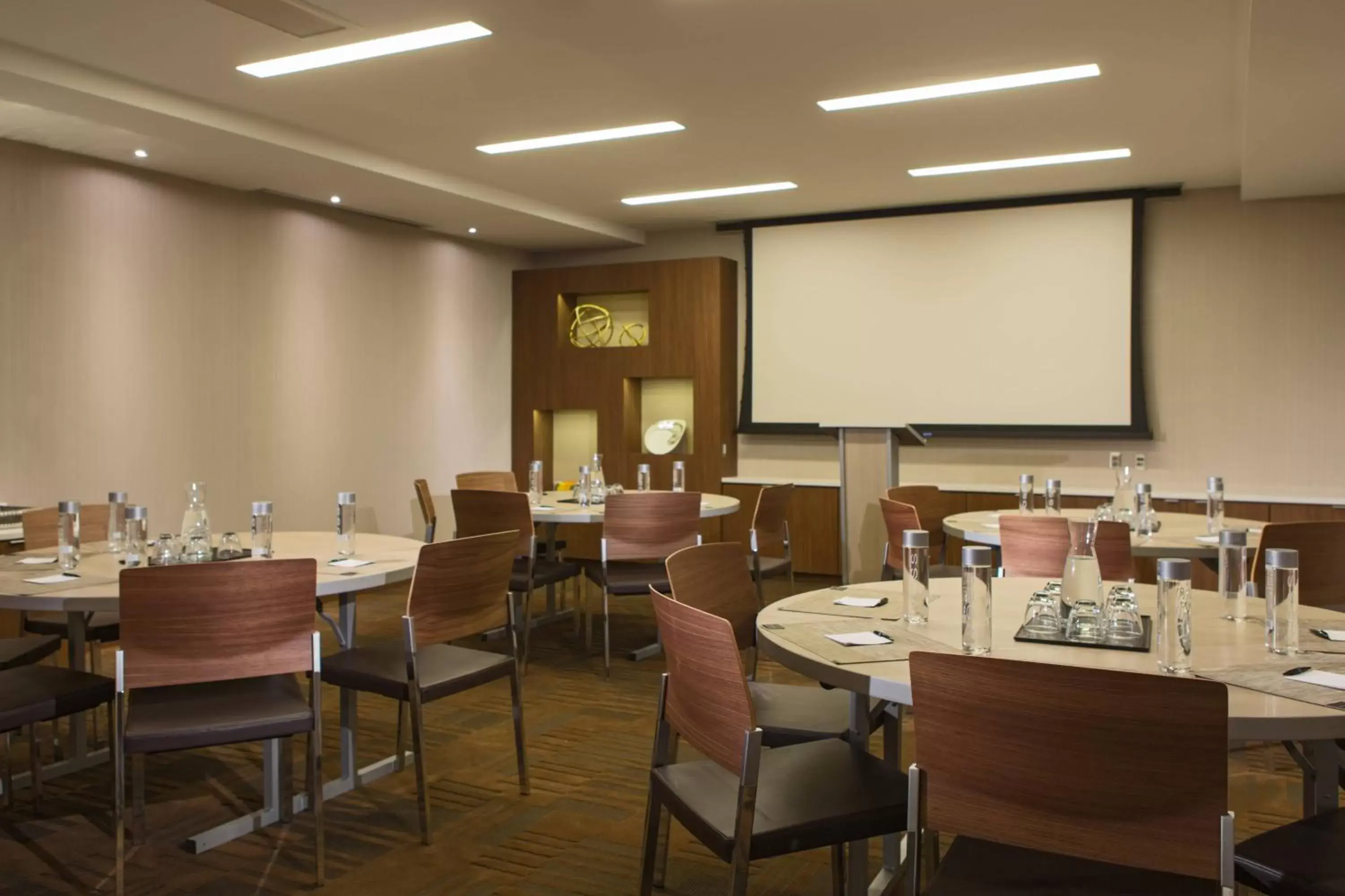 Meeting/conference room, Restaurant/Places to Eat in AC Hotel Kansas City Plaza