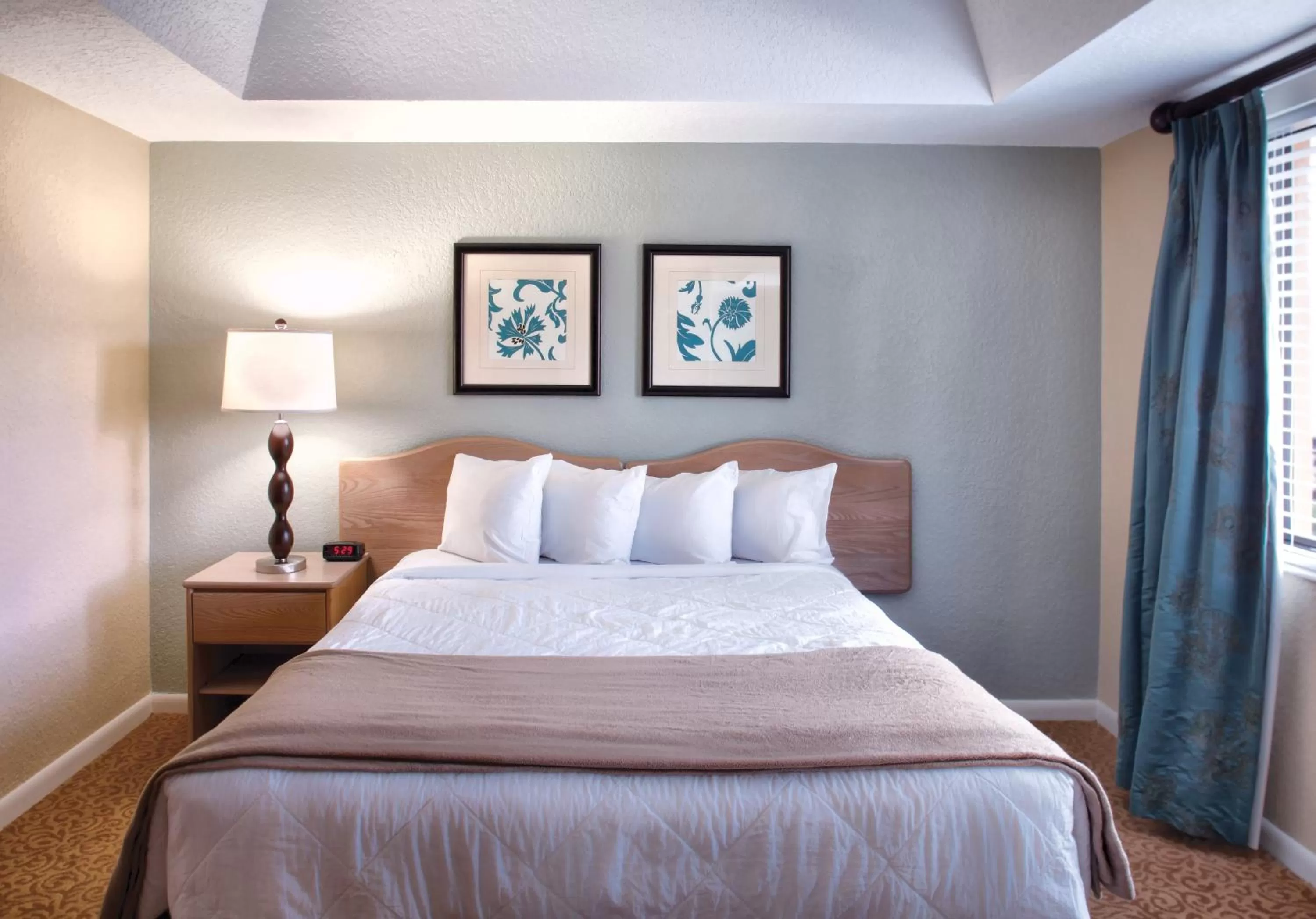 Bedroom, Bed in Club Wyndham Orlando International