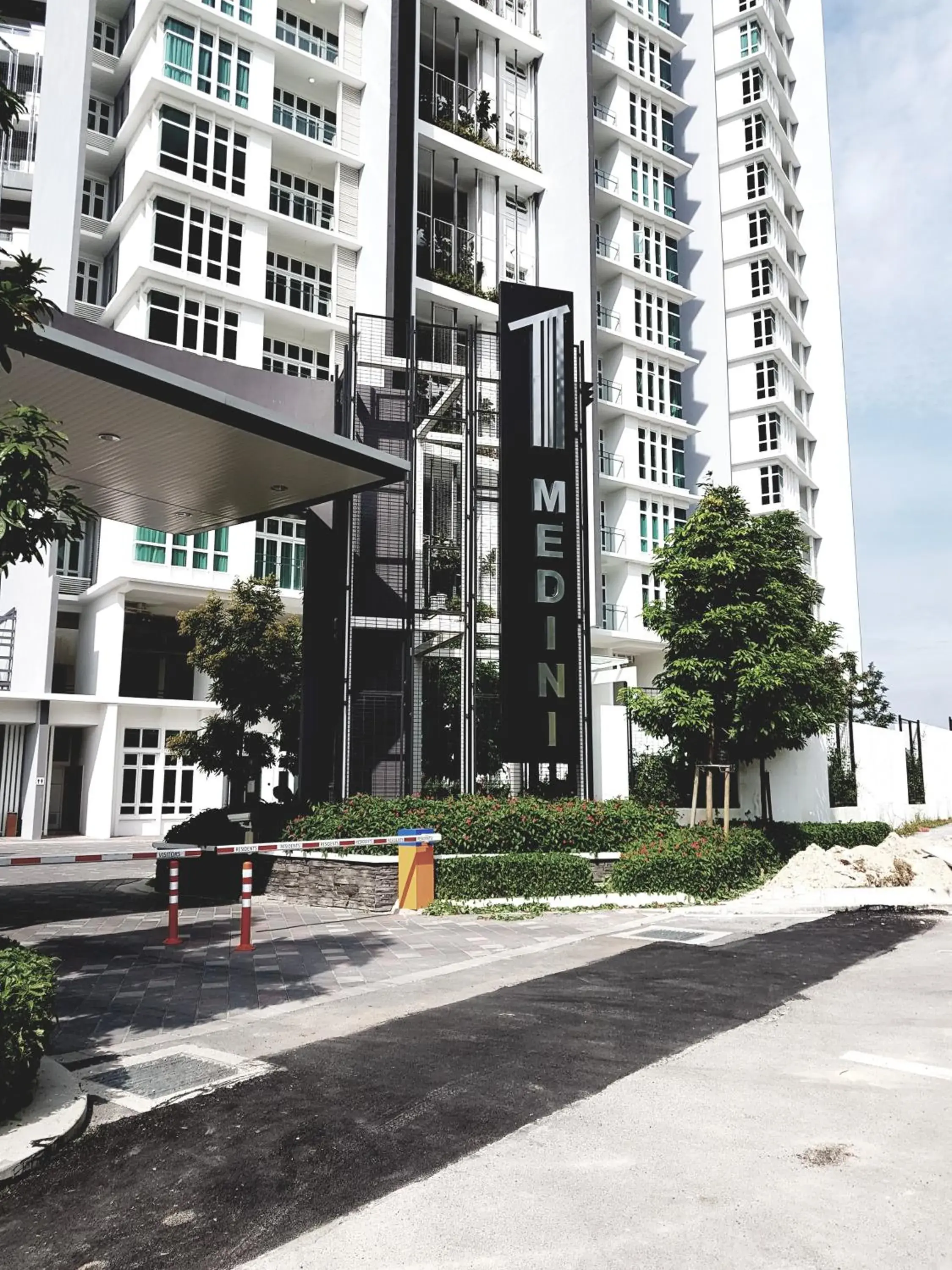 Facade/Entrance in Holi 1Medini Themed Suites