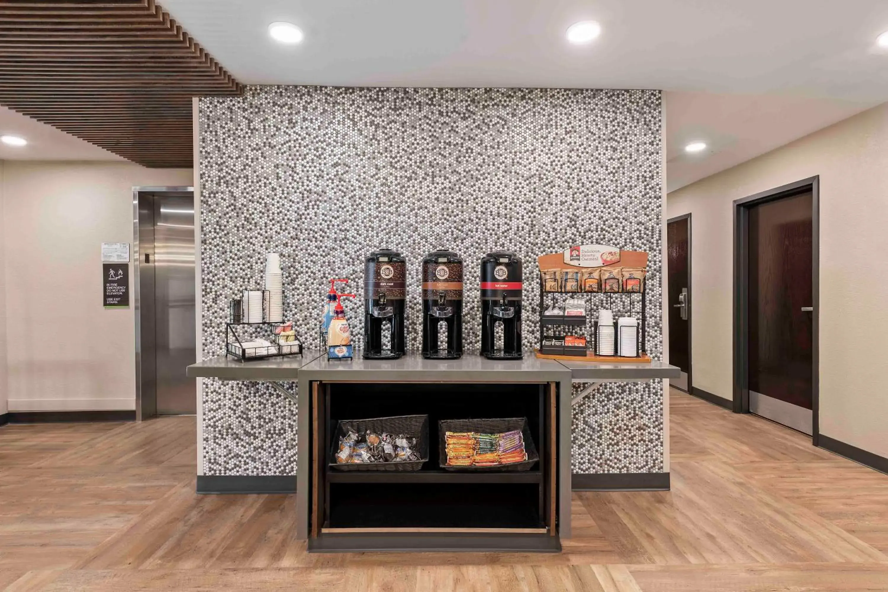 Food and drinks in Extended Stay America Suites - Charlotte - University Place