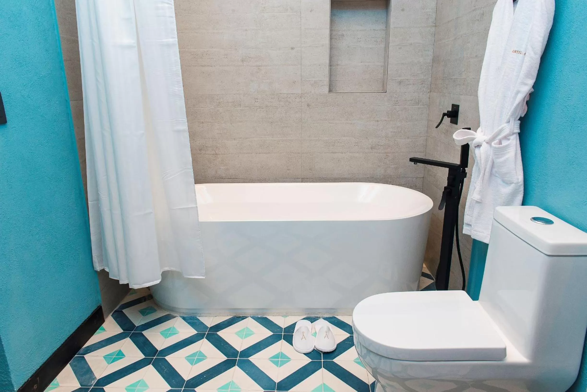 Antigua Trece Hotel Fusión