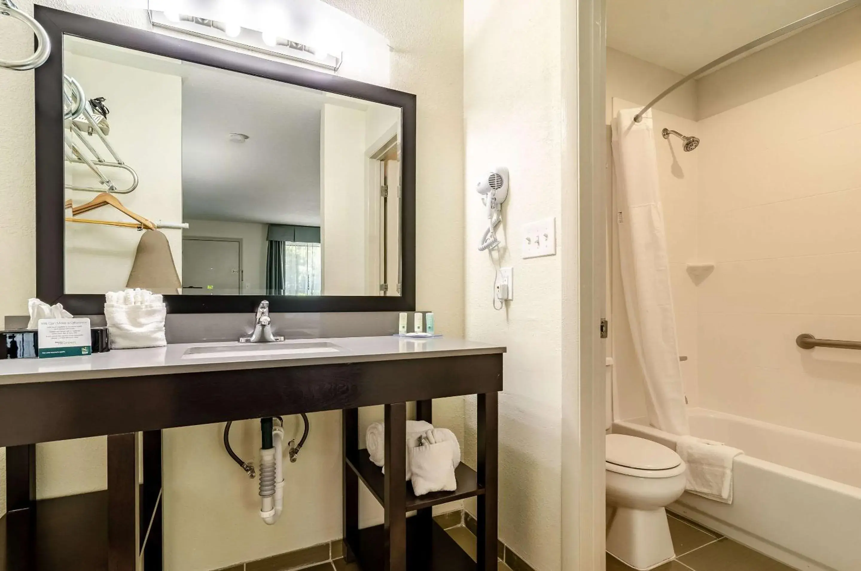Photo of the whole room, Bathroom in Quality Inn & Suites Creedmor - Butner
