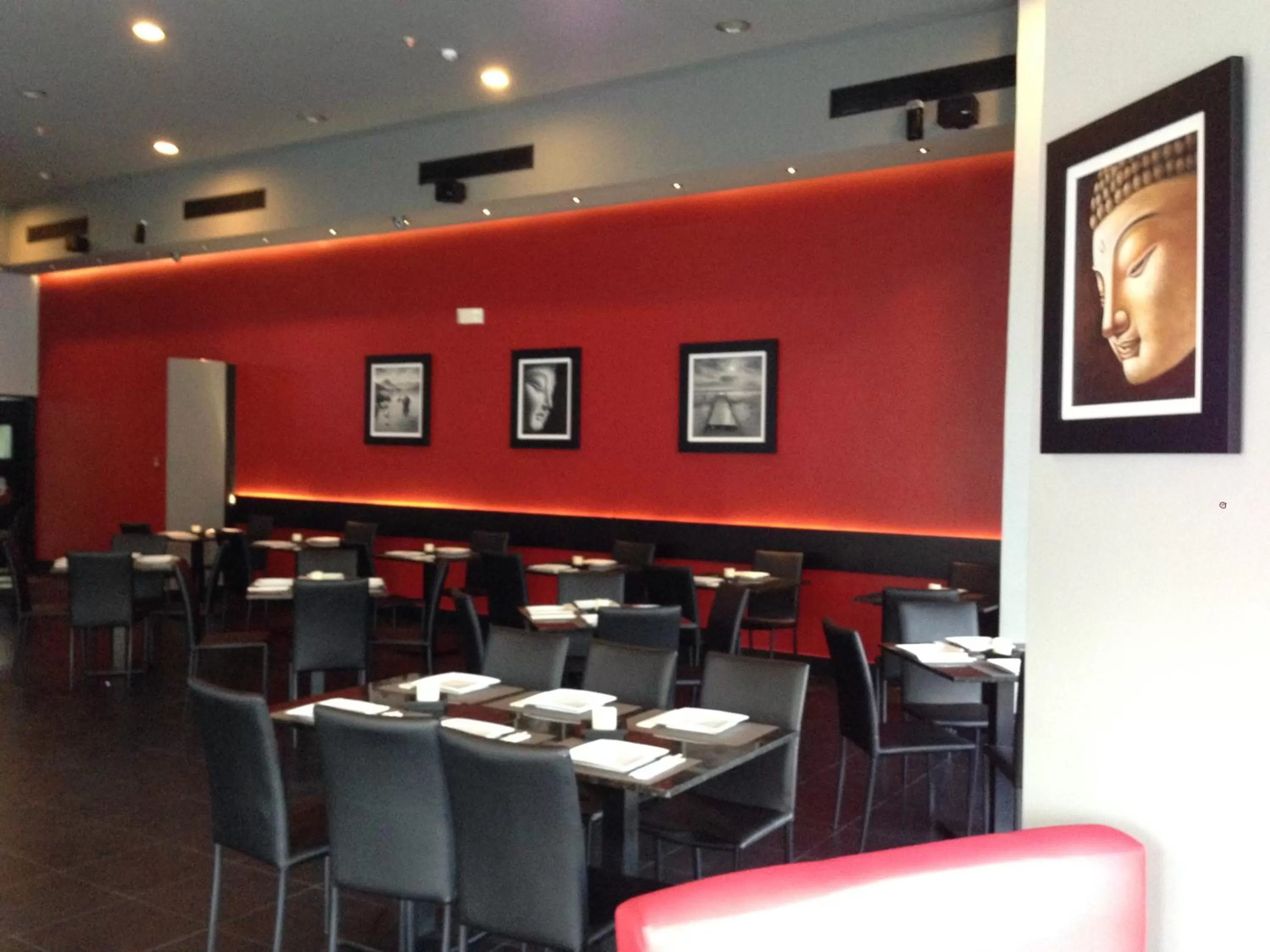 Restaurant/places to eat in Hotel Principe