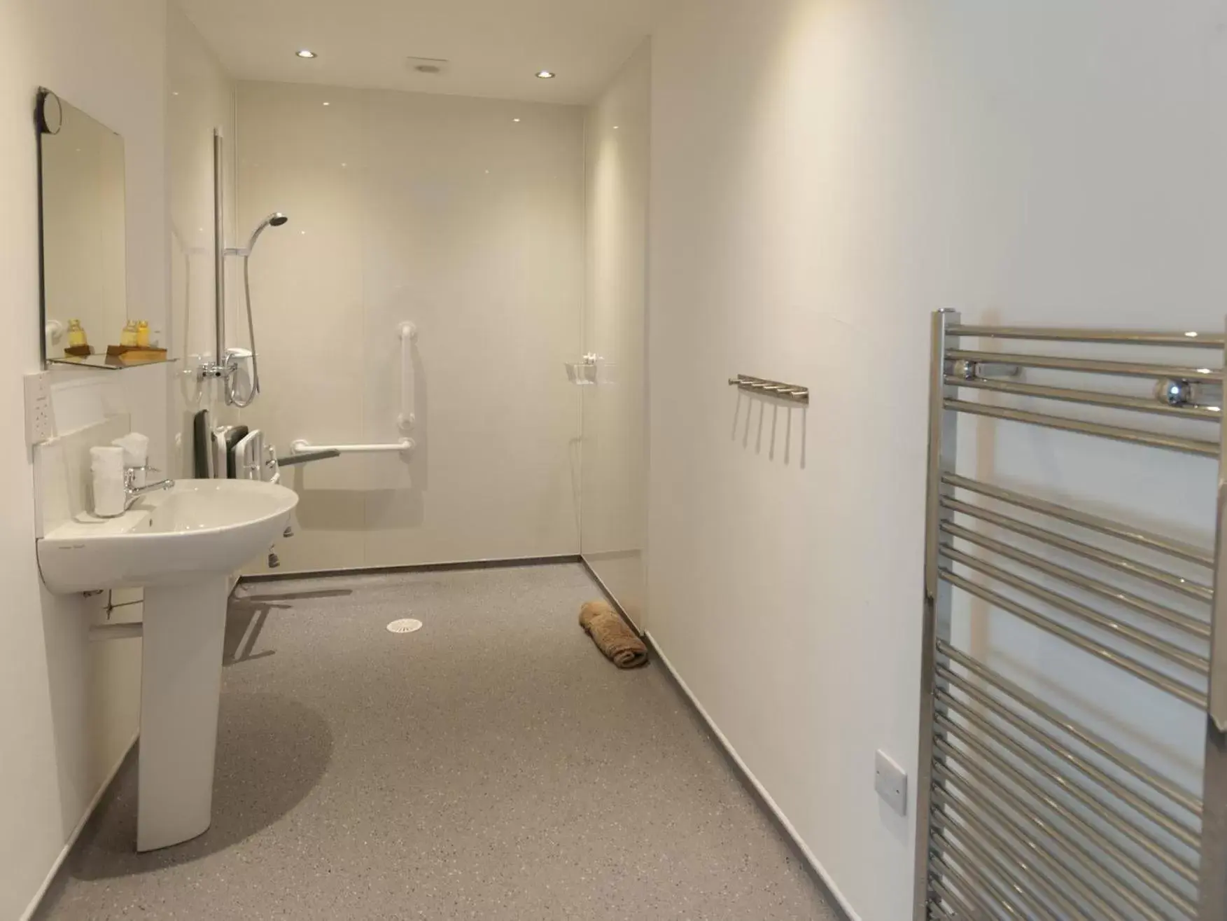 Bathroom in Drumdevan Country House, Inverness