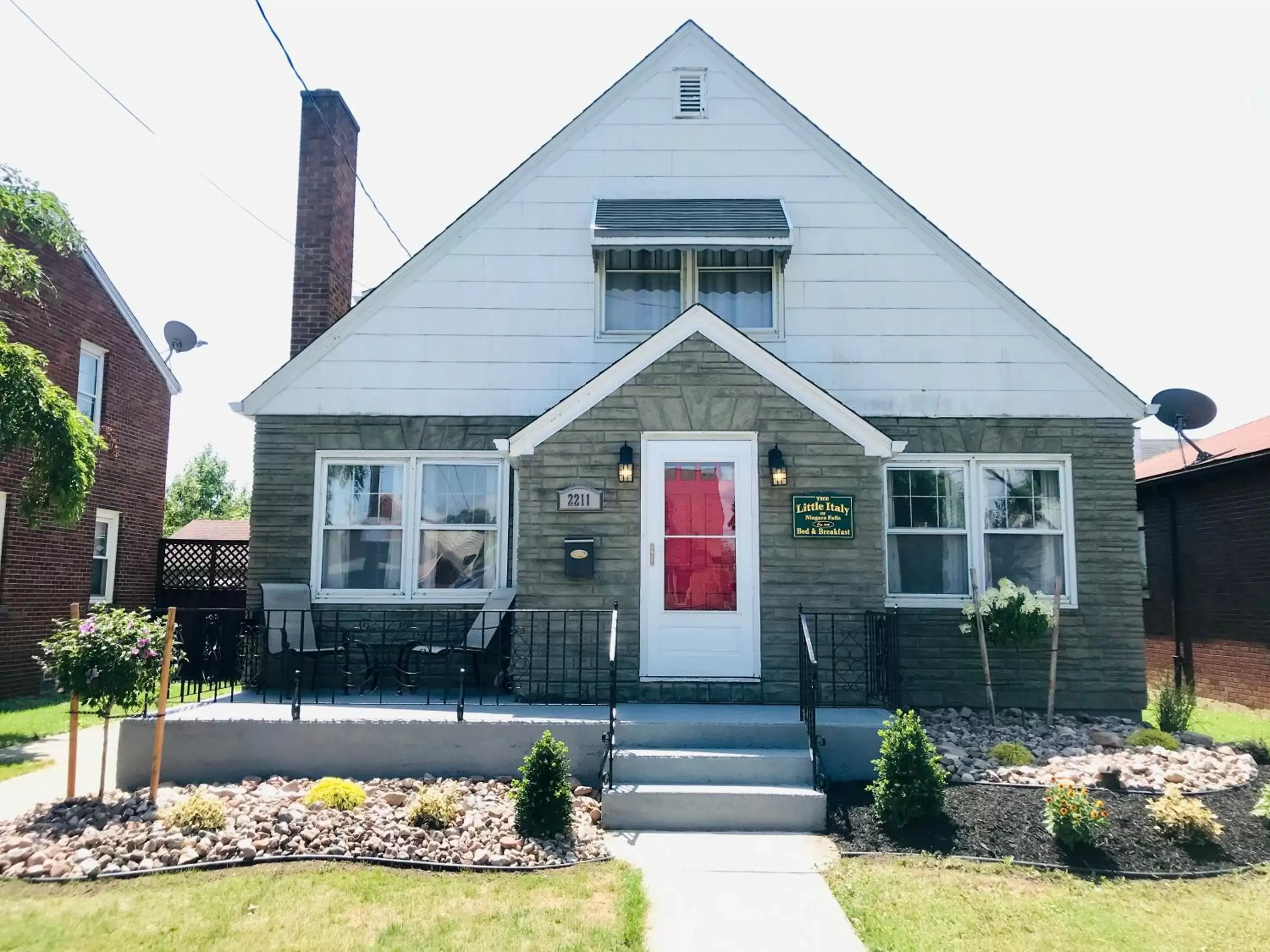 Facade/entrance, Property Building in The Little Italy of Niagara Falls Bed & Breakfast