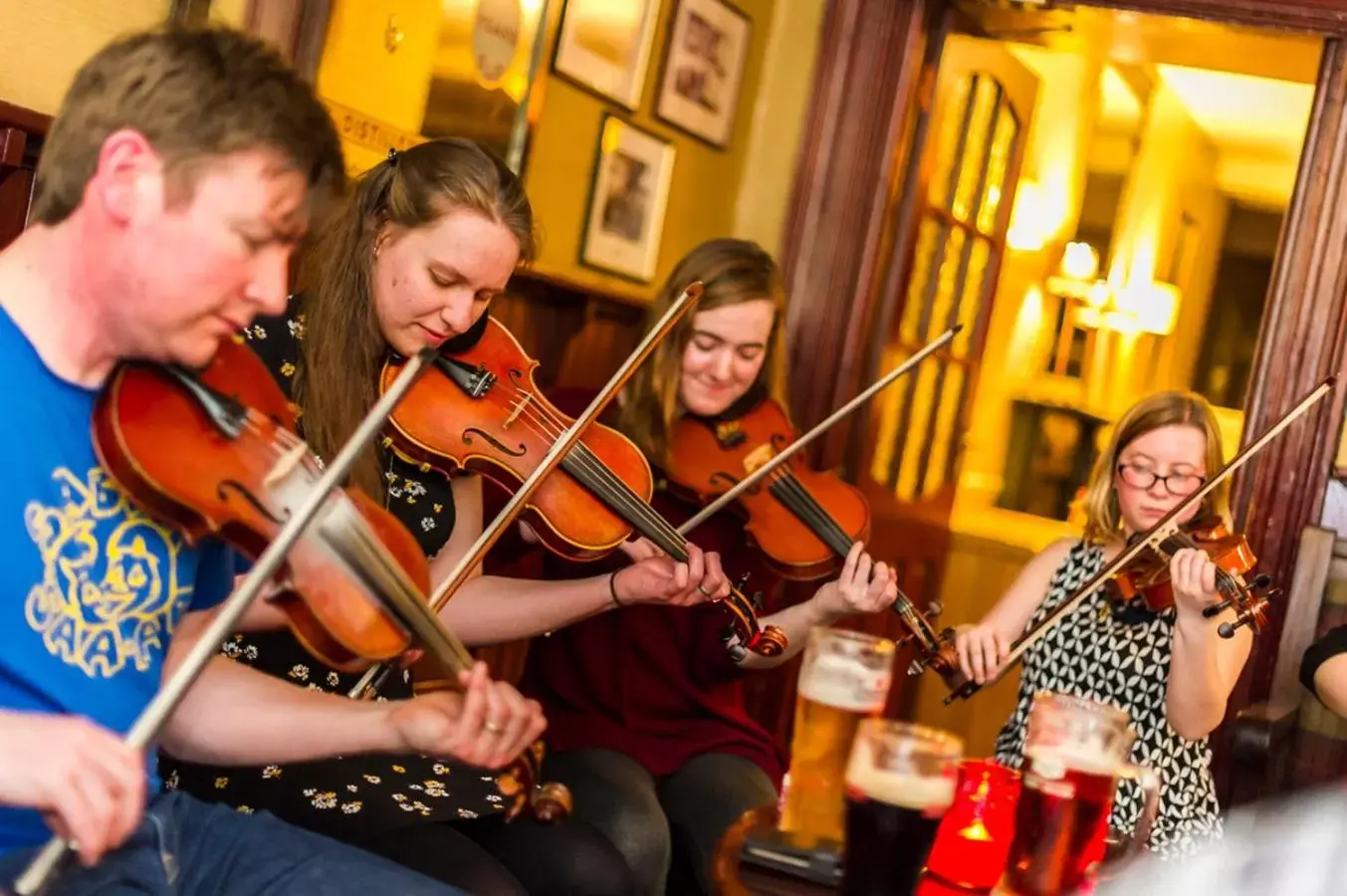 Evening entertainment in Blarney Castle Hotel