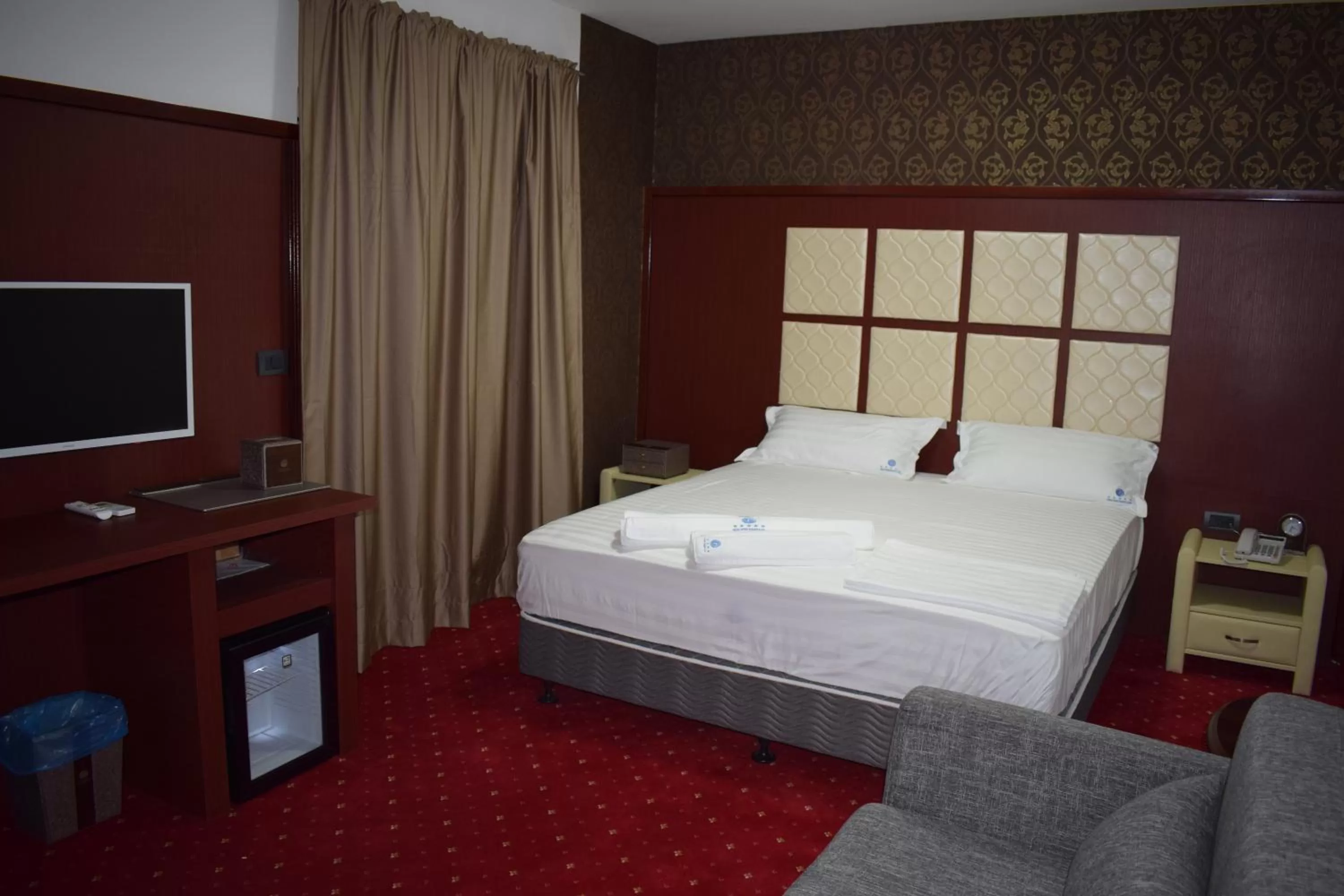 Photo of the whole room, Bed in Petriti & Spa