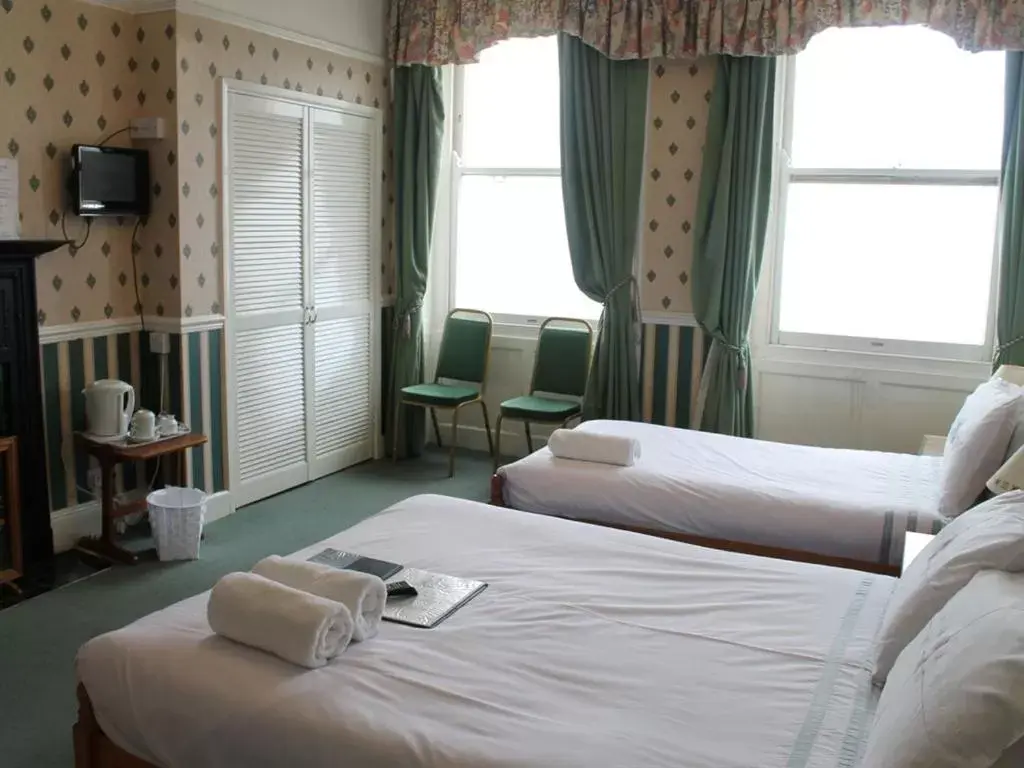Bedroom, Bed in A MAIDEN REST Bedroom, Bed in A MAIDEN REST