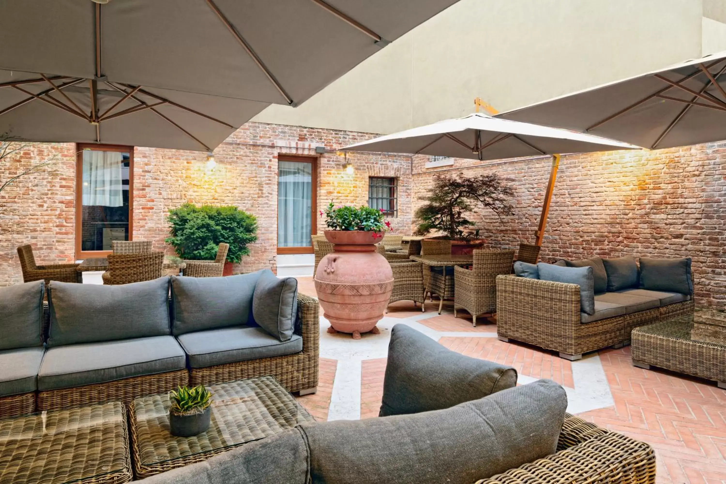 Patio, Seating Area in Hotel Bisanzio