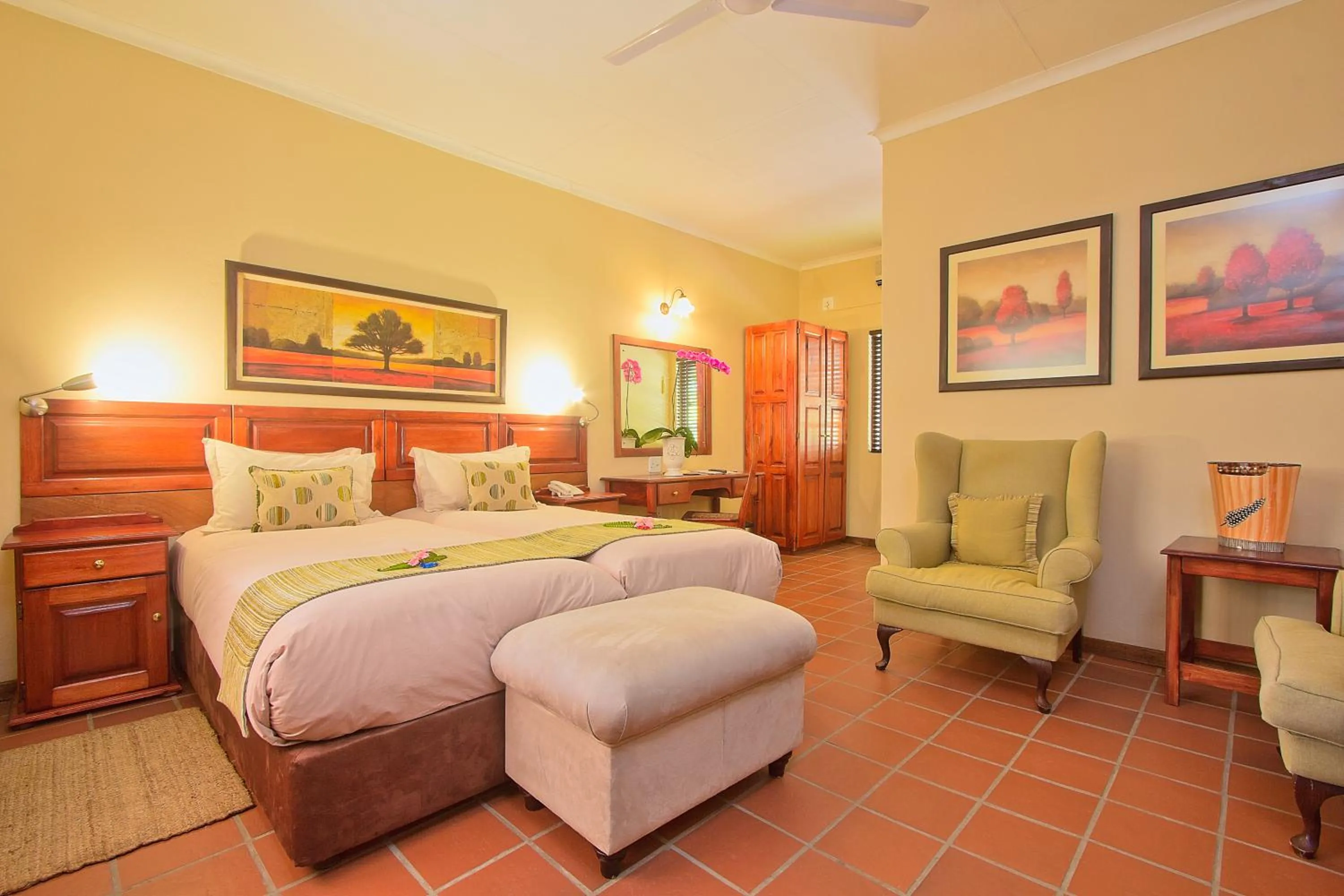 Photo of the whole room, Bed in Tzaneen Country Lodge