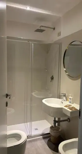 Bathroom in Hotel Lombardi