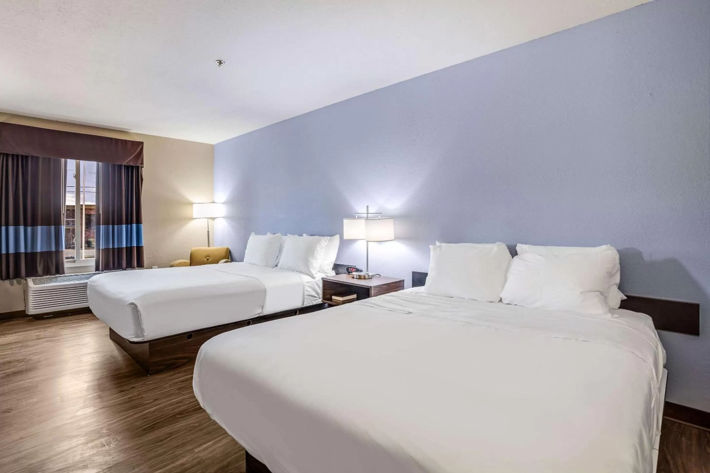 Photo of the whole room, Bed in Quality Inn Calvert City - Paducah East