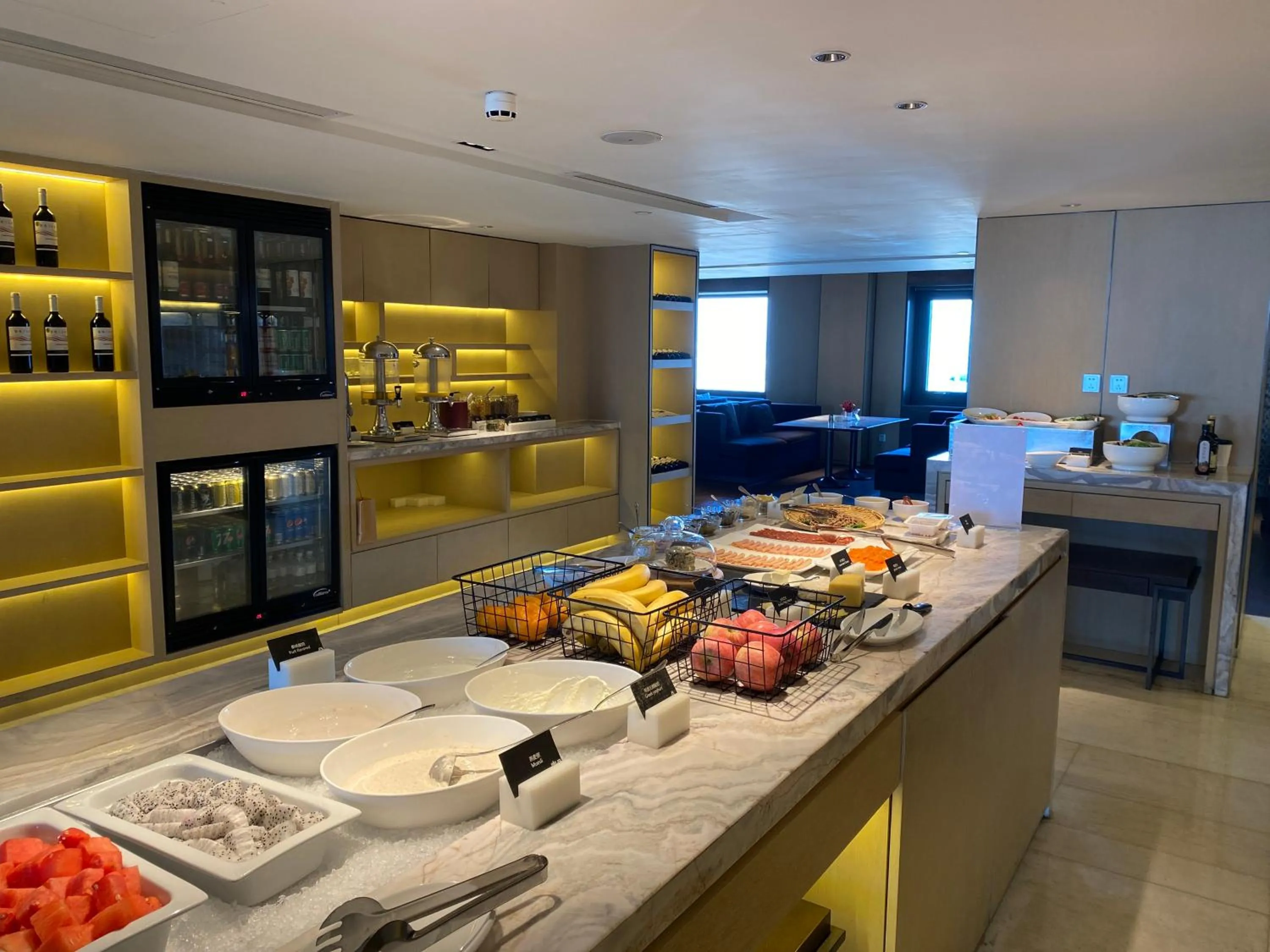 Food and drinks in Radisson Collection Hotel, Yangtze Shanghai