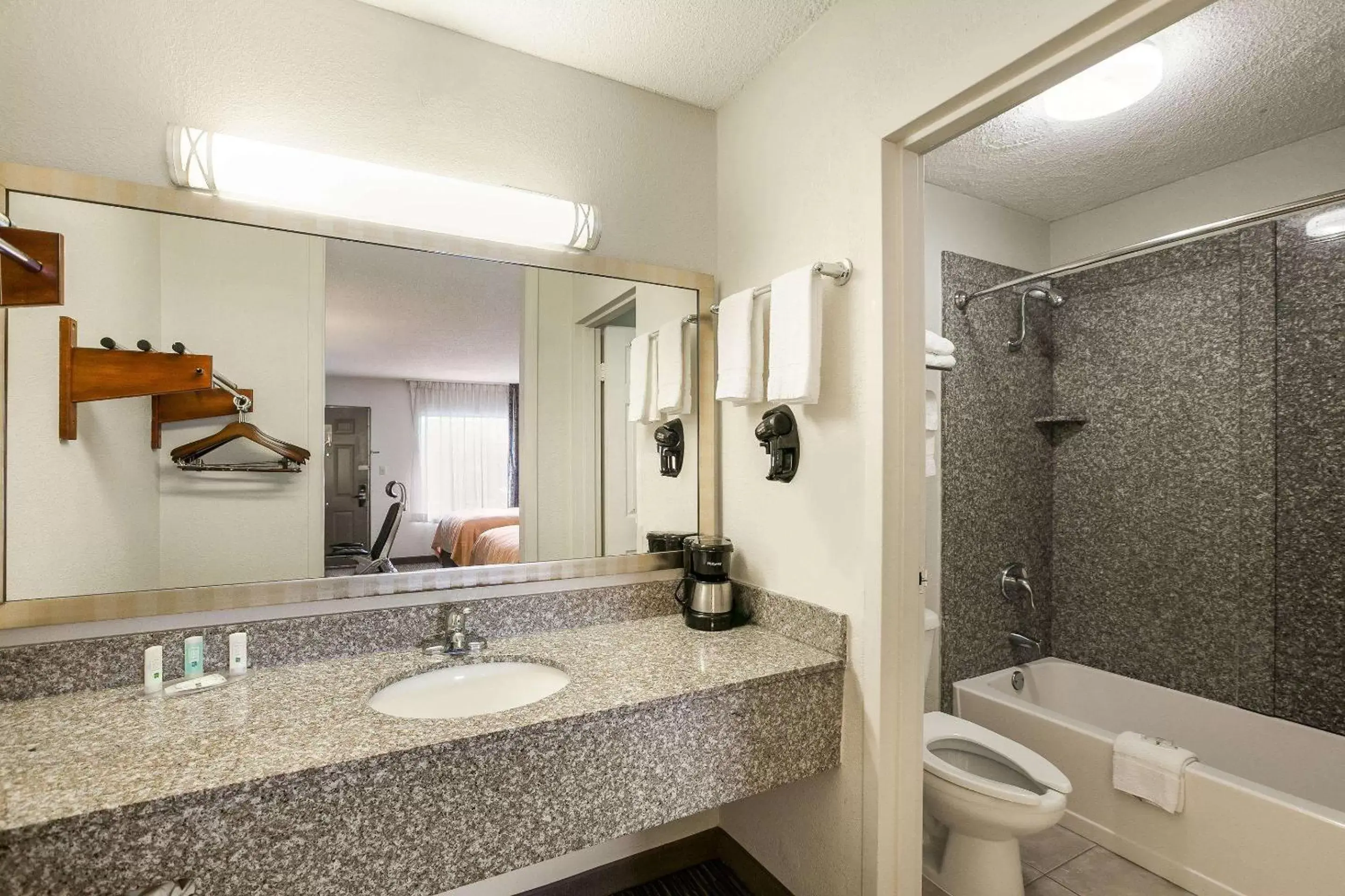 Bathroom in Quality Inn & Suites Eufaula