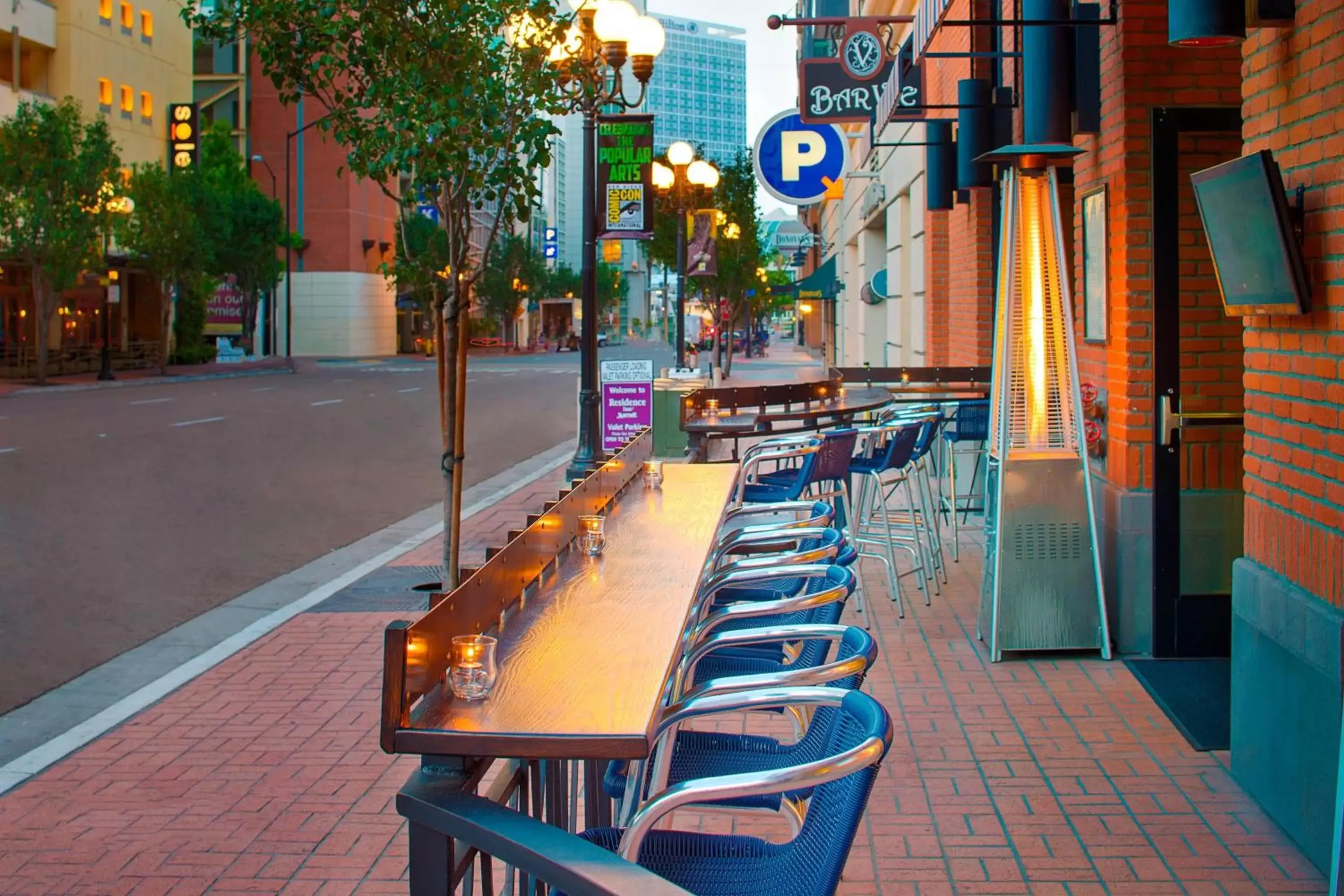 Restaurant/places to eat in Residence Inn by Marriott San Diego Downtown/Gaslamp Quarter