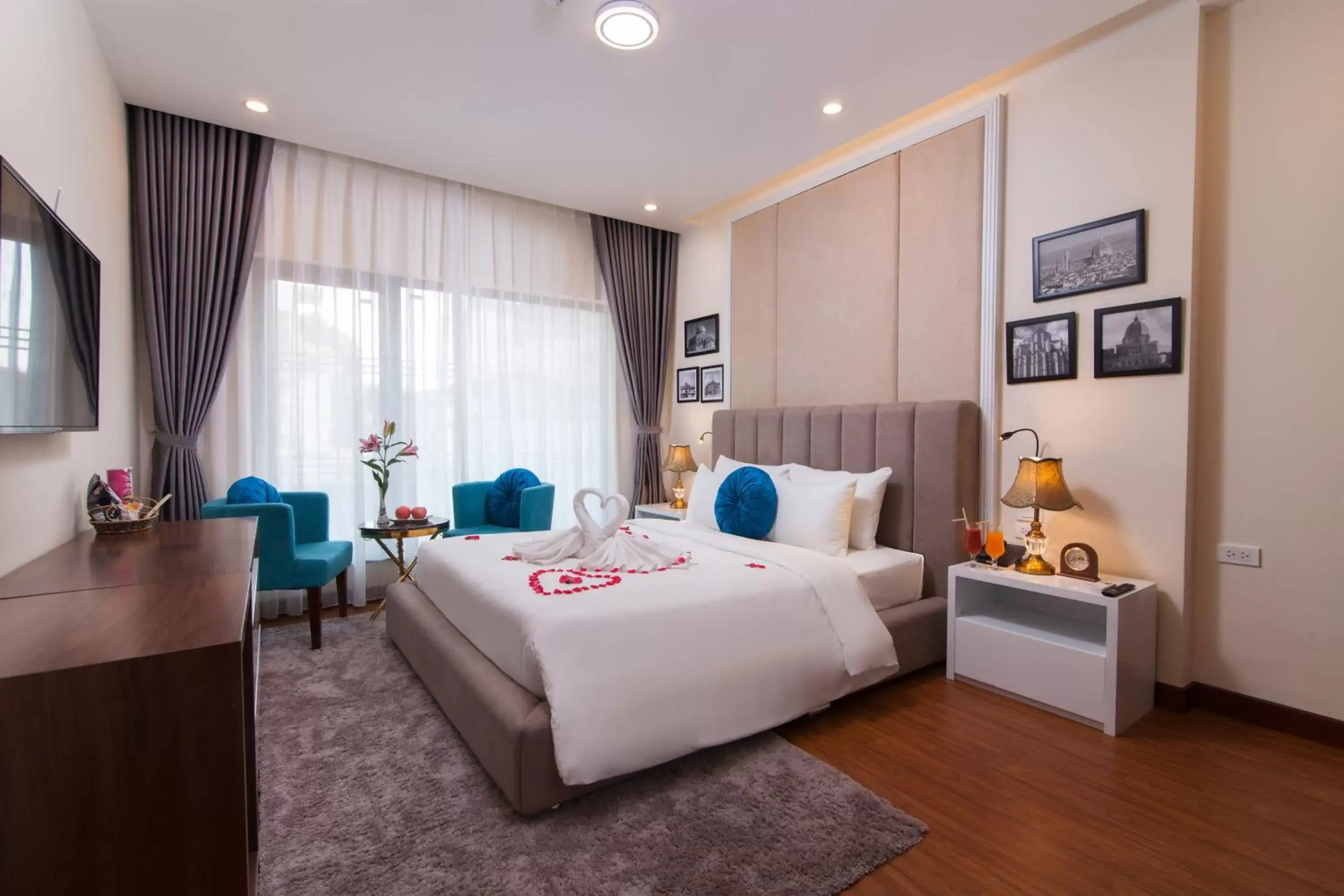 Bedroom, Bed in Hanoi Hanvet Hotel