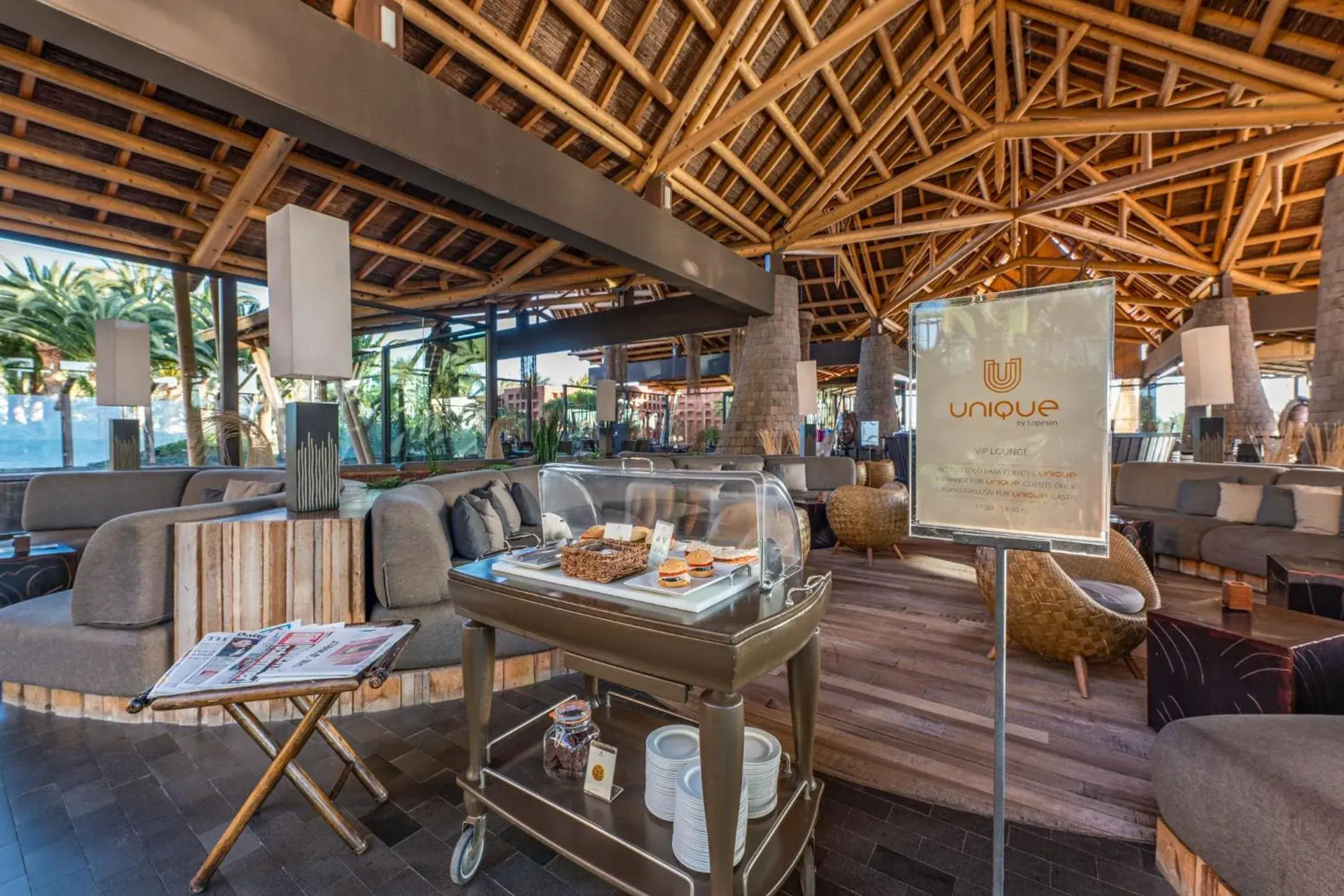 Lounge or bar, Restaurant/Places to Eat in Lopesan Baobab Resort