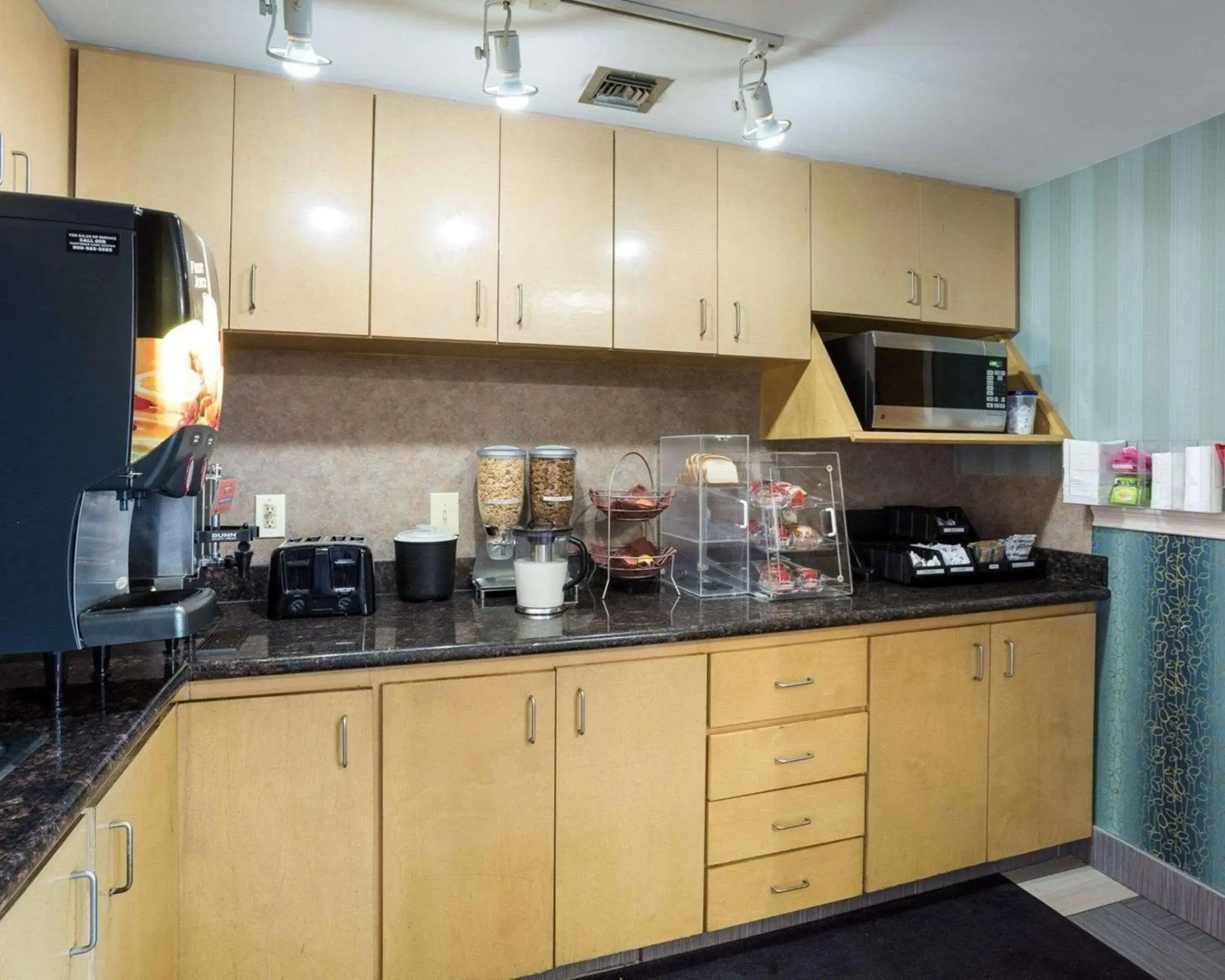 Restaurant/places to eat in Rodeway Inn & Suites New Orleans Gentilly Restaurant/places to eat in Rodeway Inn & Suites New Orleans Gentilly