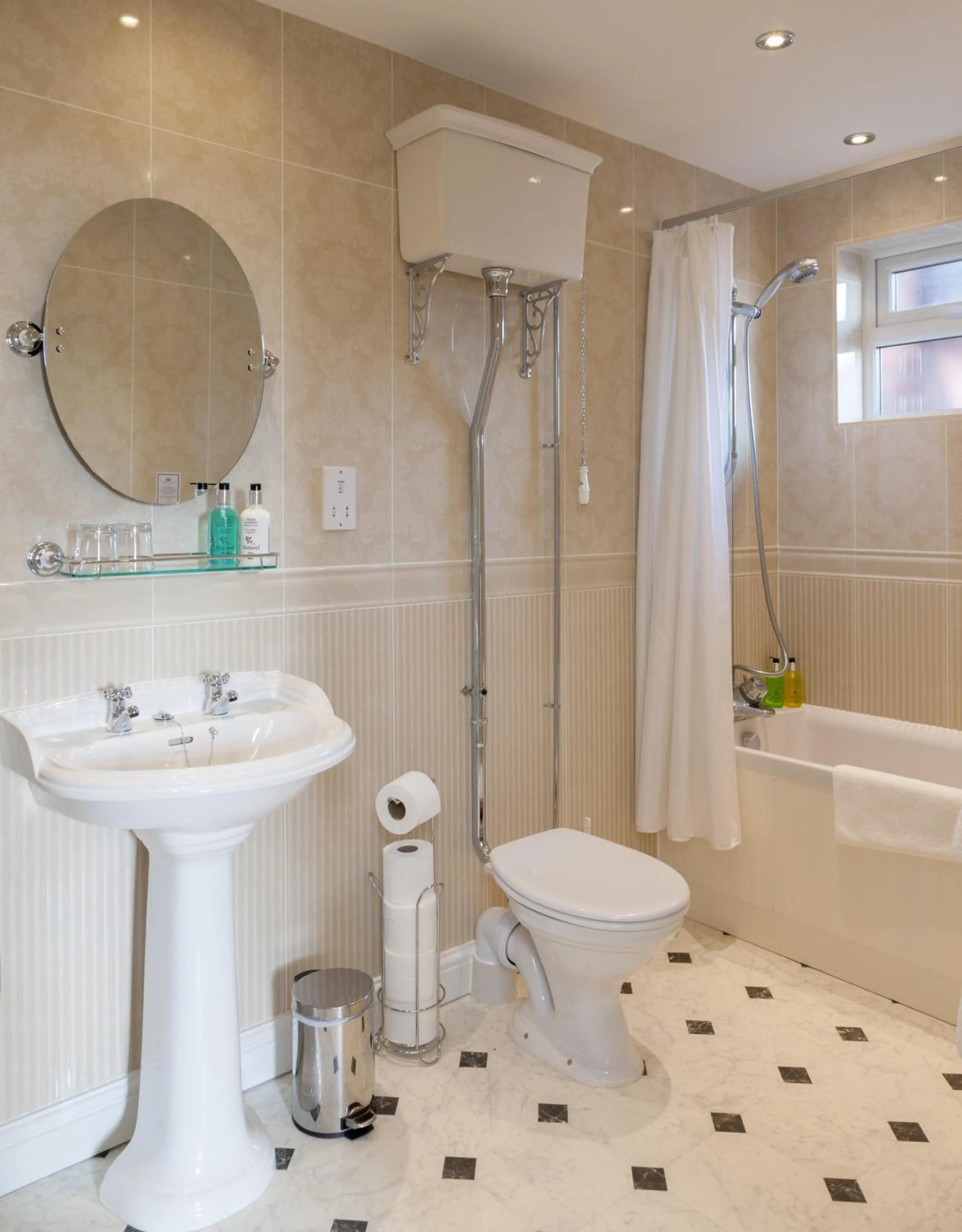 Bathroom in Best Western Sysonby Knoll Hotel