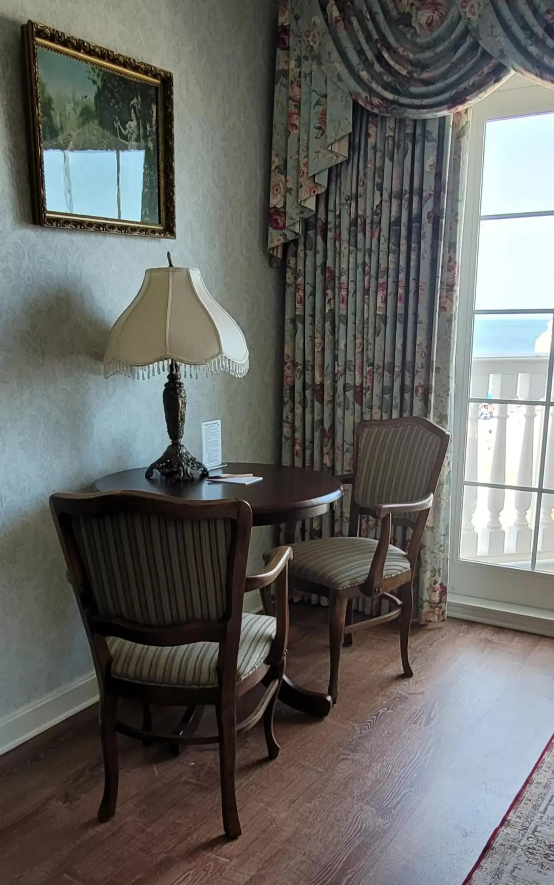 Seating Area in Boardwalk Plaza Hotel