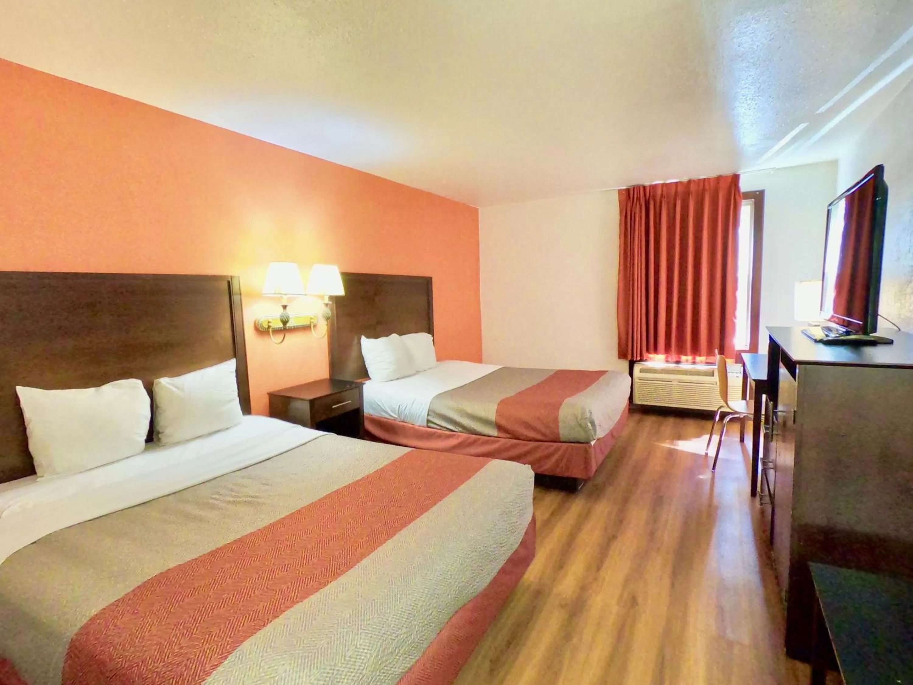 Bedroom, Bed in Motel 6-Levittown, PA - Bensalem