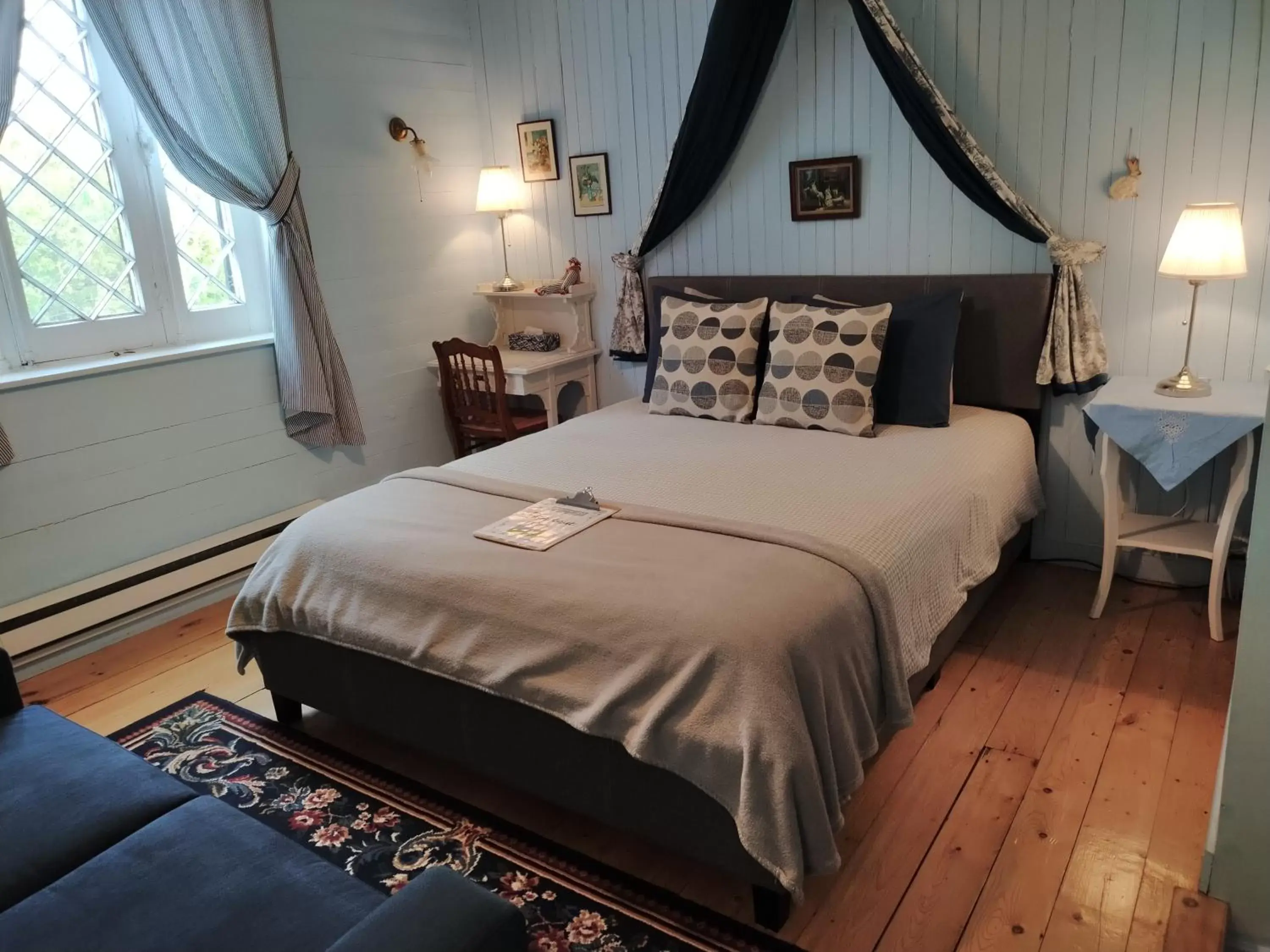 Bedroom, Bed in Auberge La Châtelaine