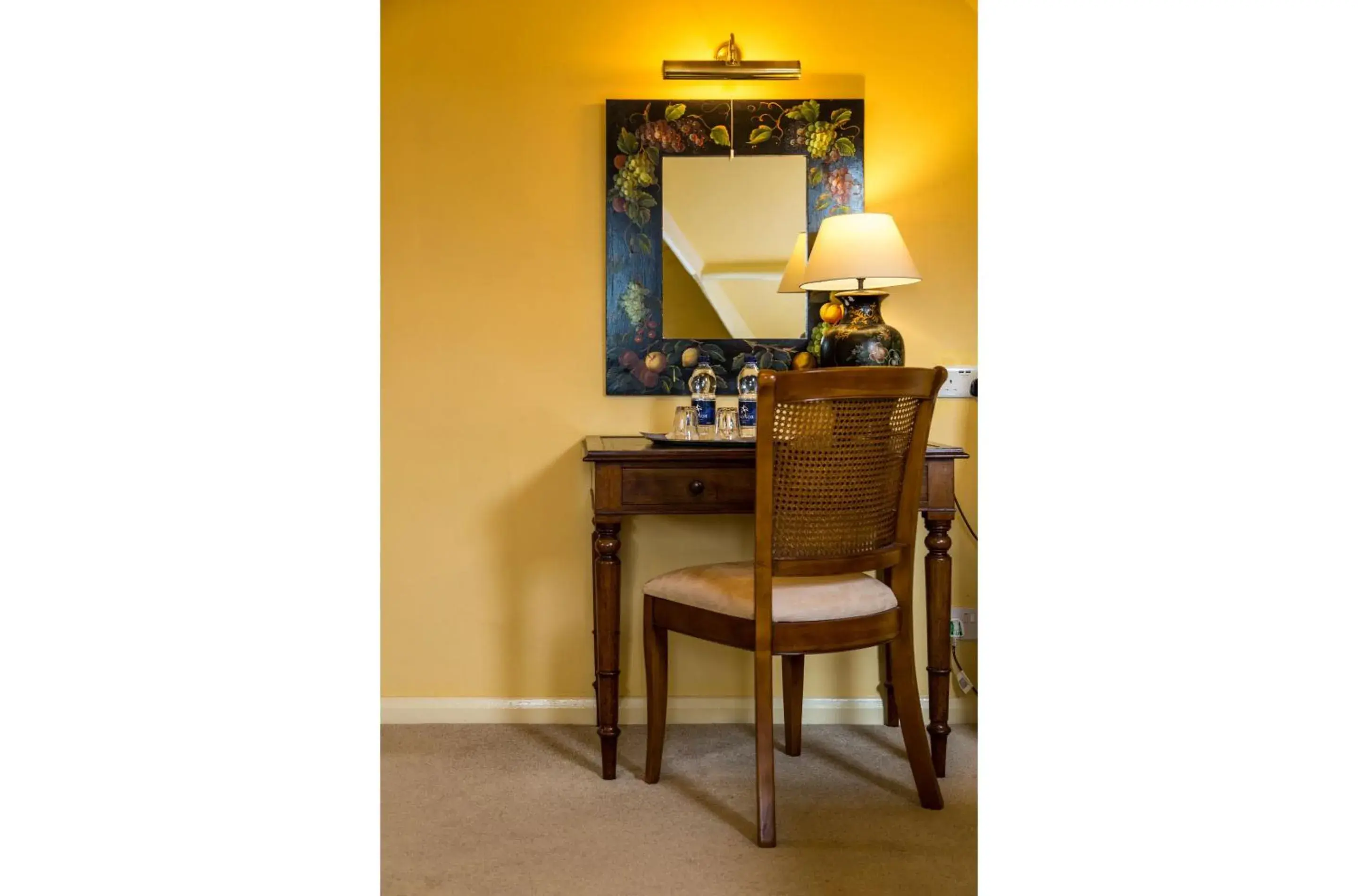 Standard Twin Room in OYO Orestone Manor Standard Twin Room in OYO Orestone Manor