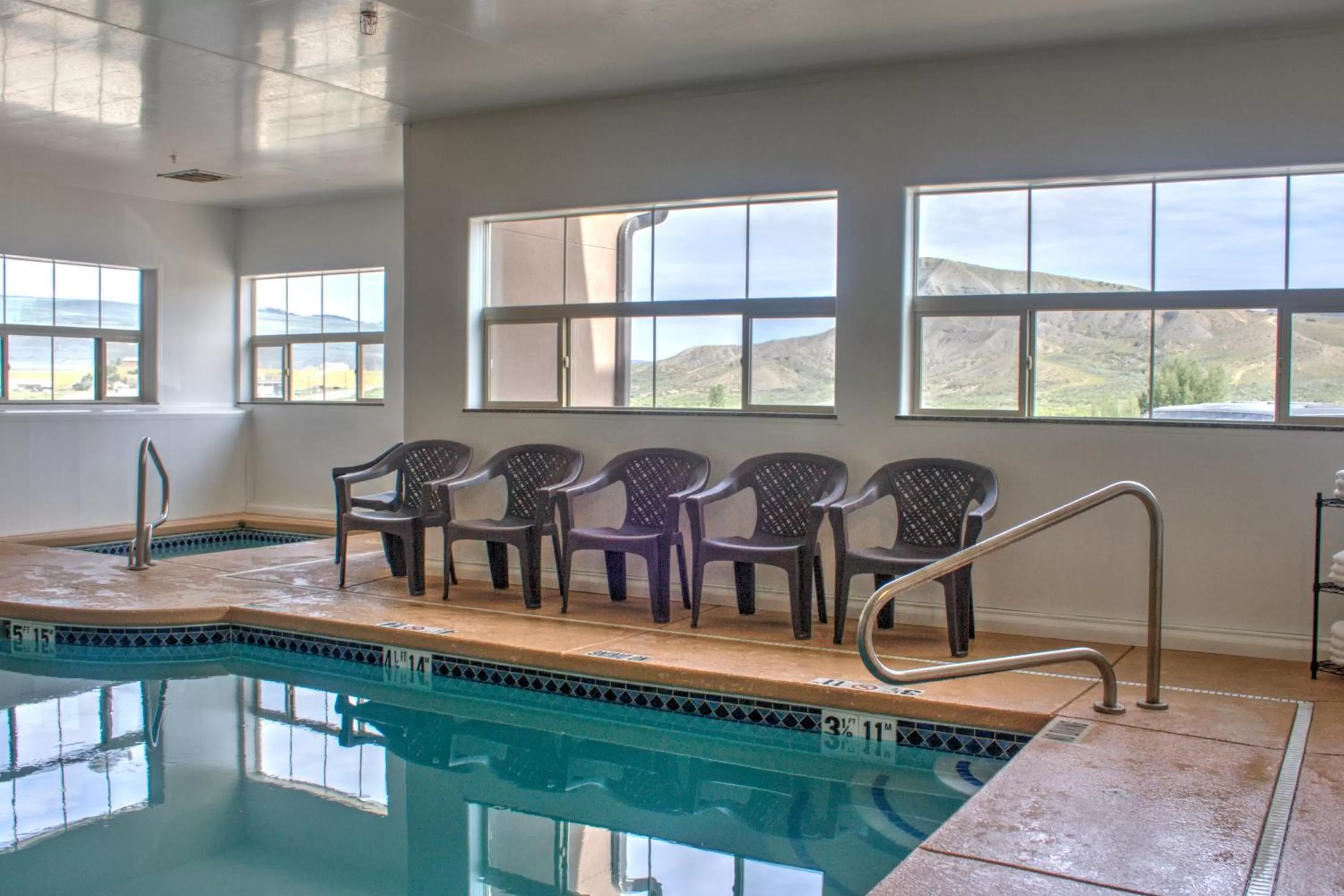 Hot Tub in Allington Inn & Suites Kremmling